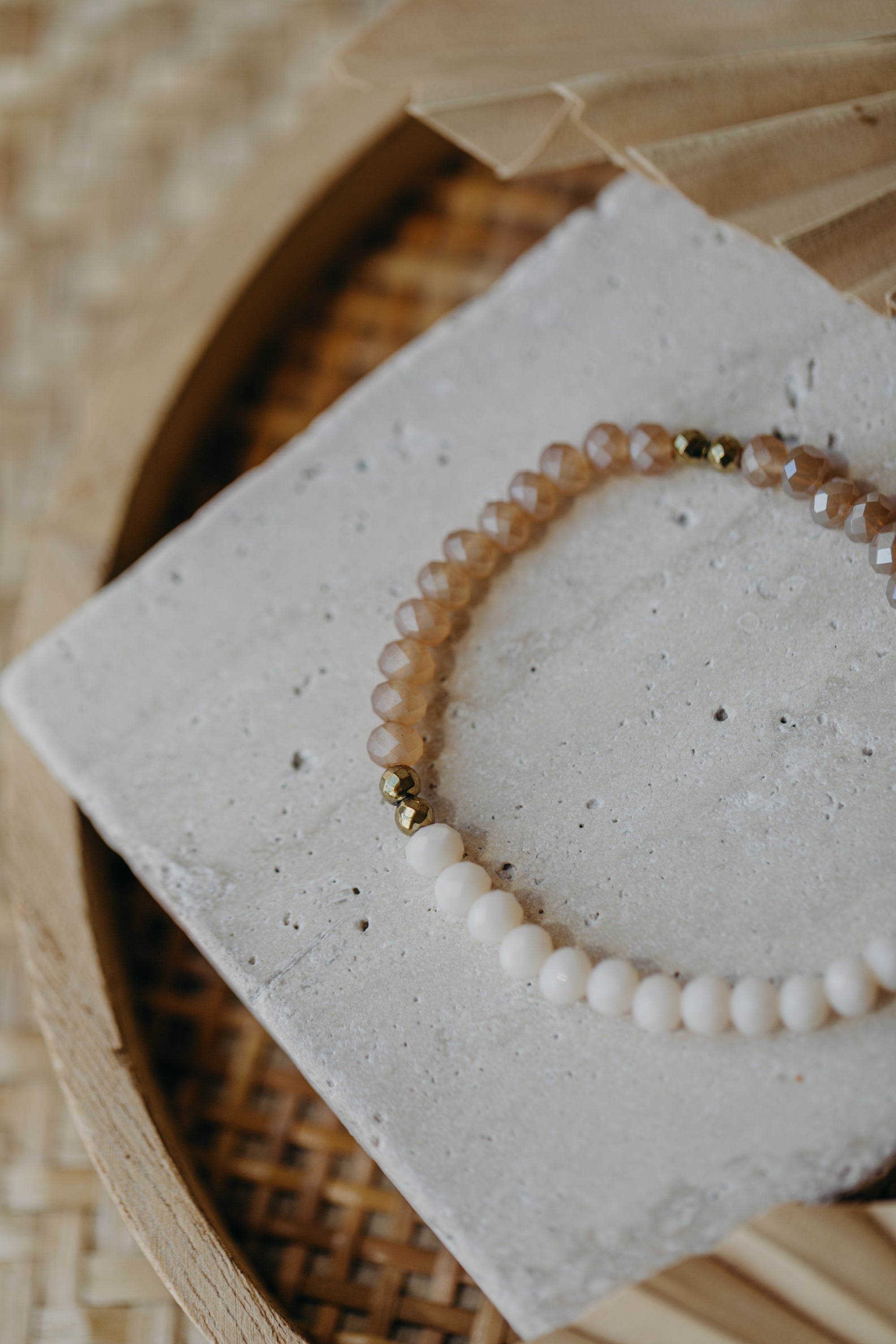 two-tone glass bead bracelet blue & cream