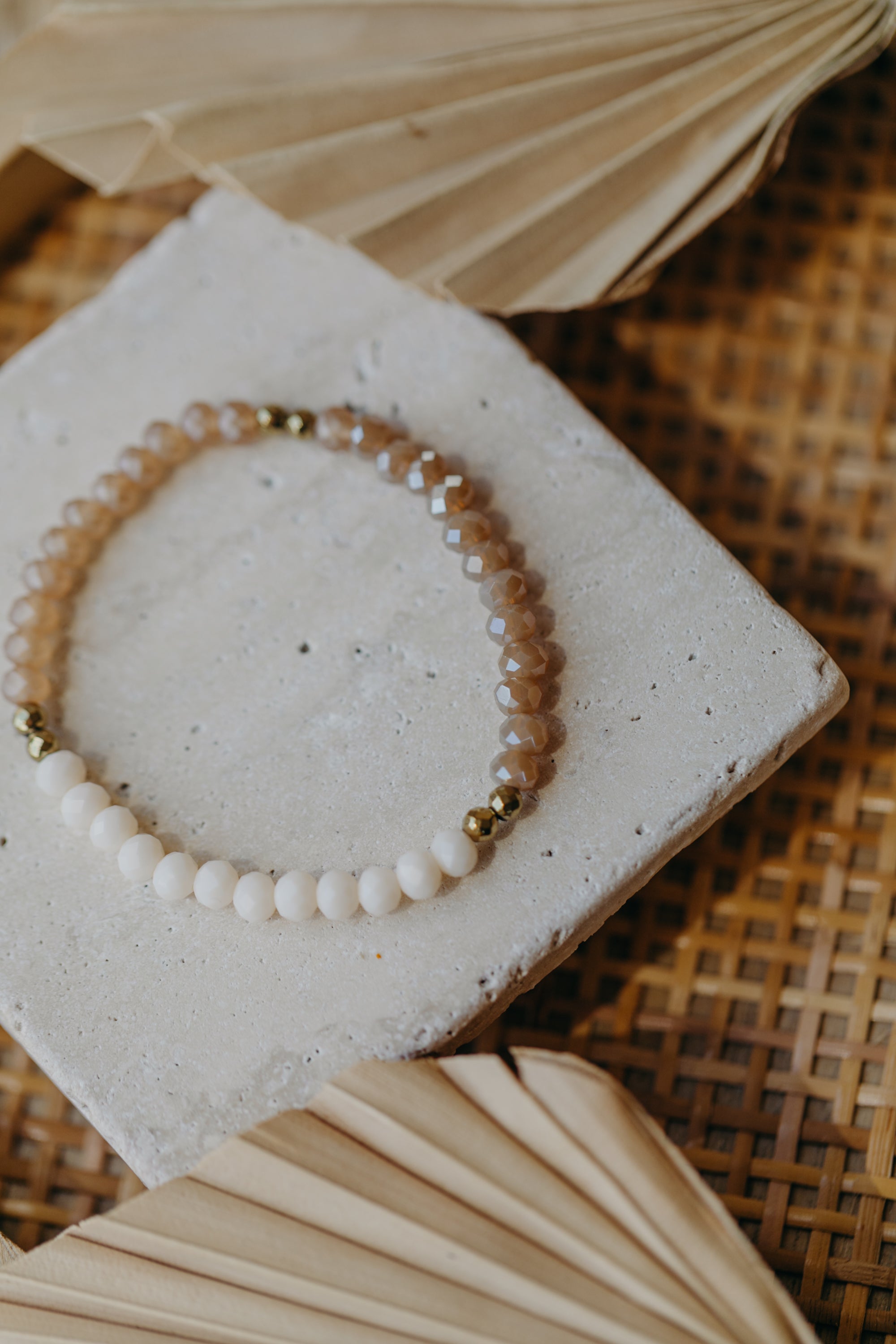 two-tone glass bead bracelet blue & cream