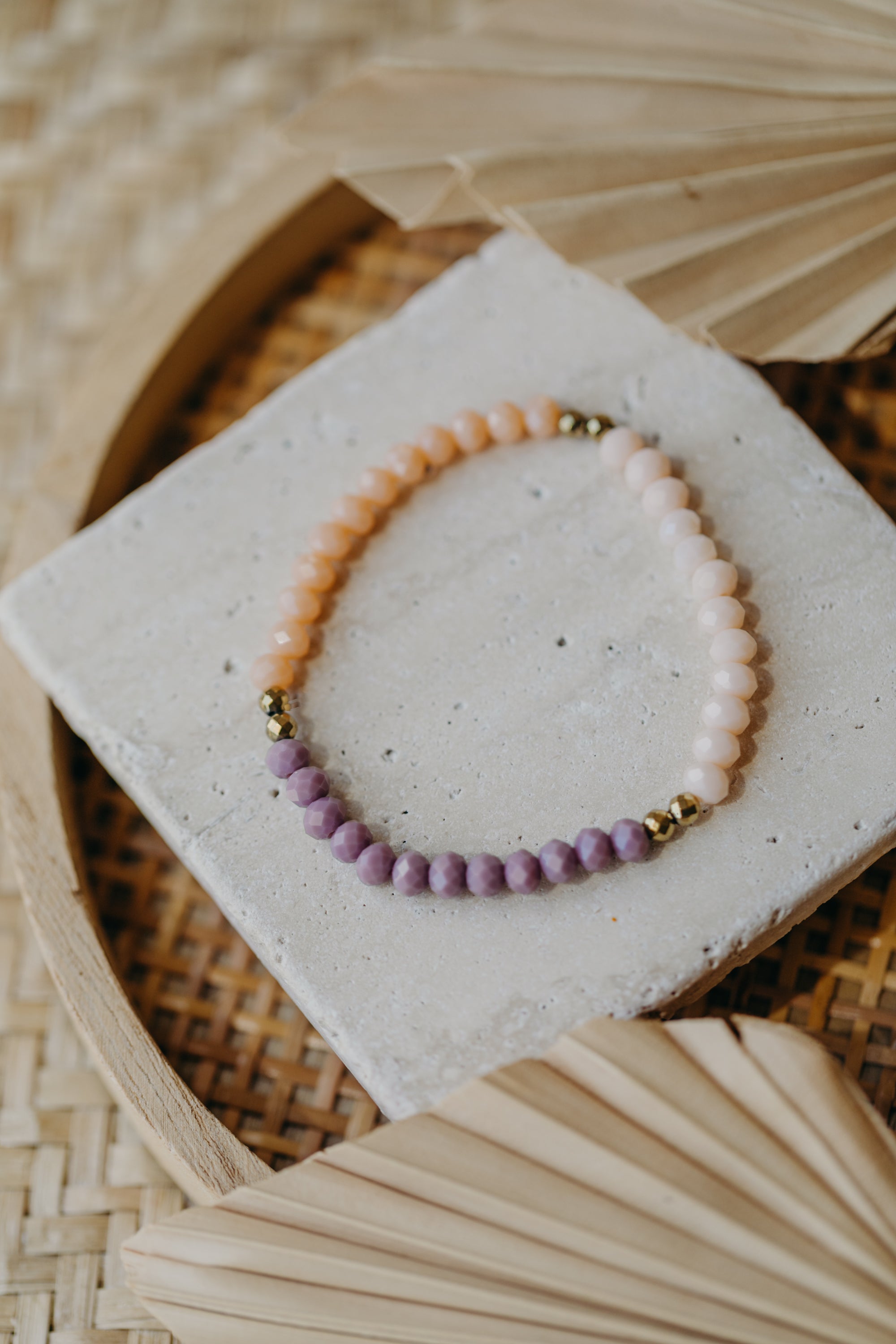 two-tone glass bead bracelet blue & cream