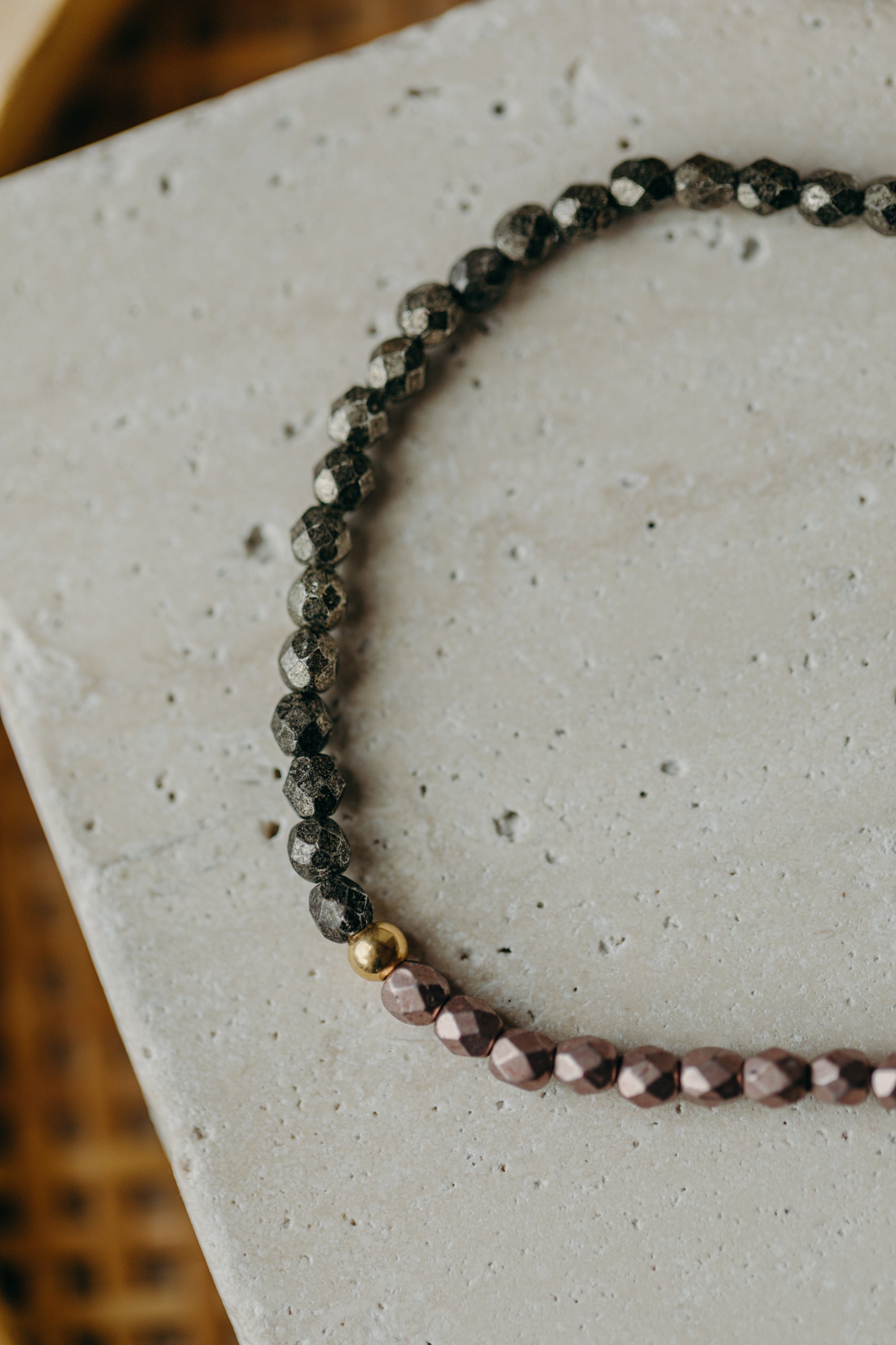 two-tone glass bead bracelet blue & cream