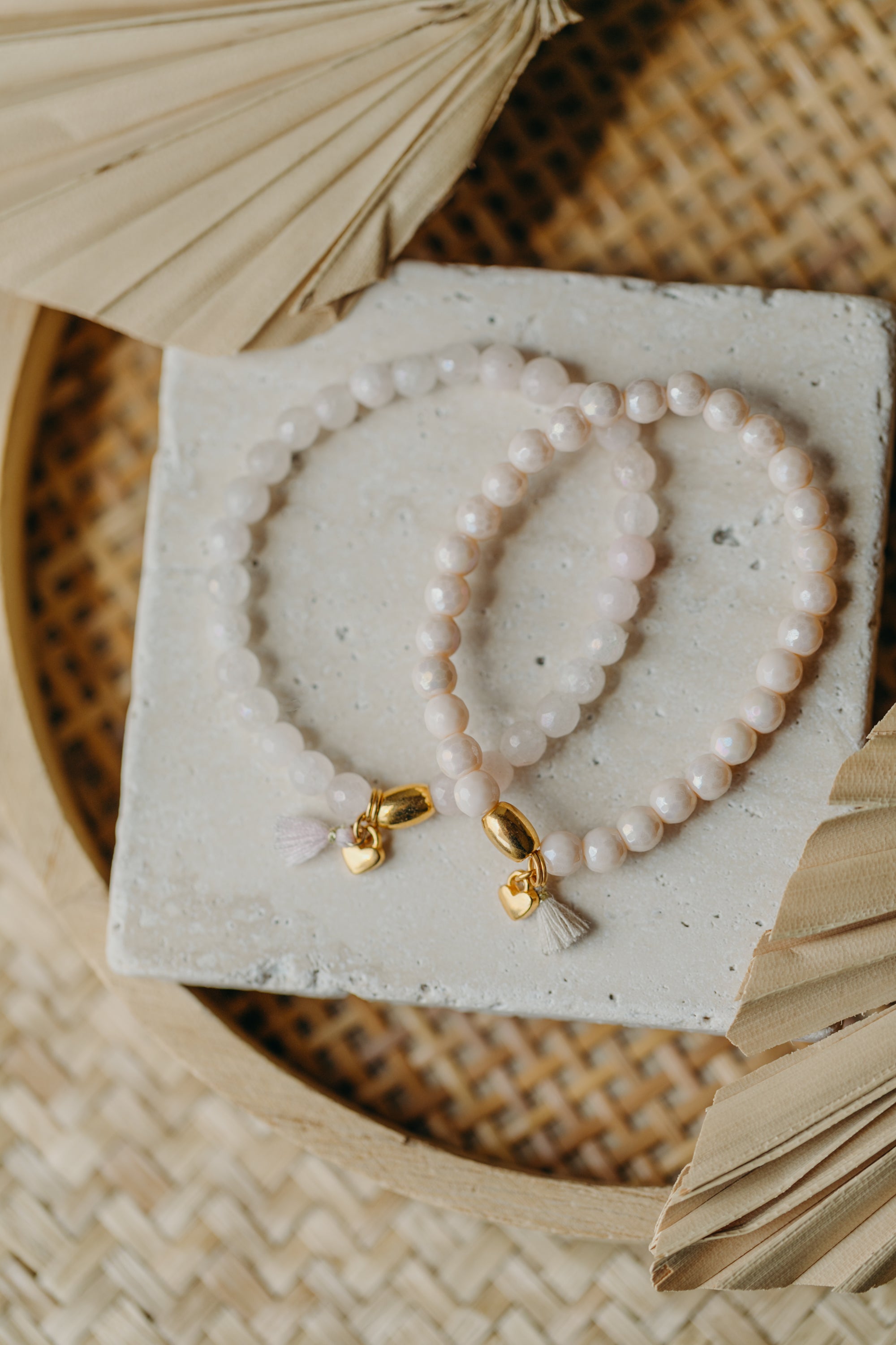 two-tone glass bead bracelet blue & cream