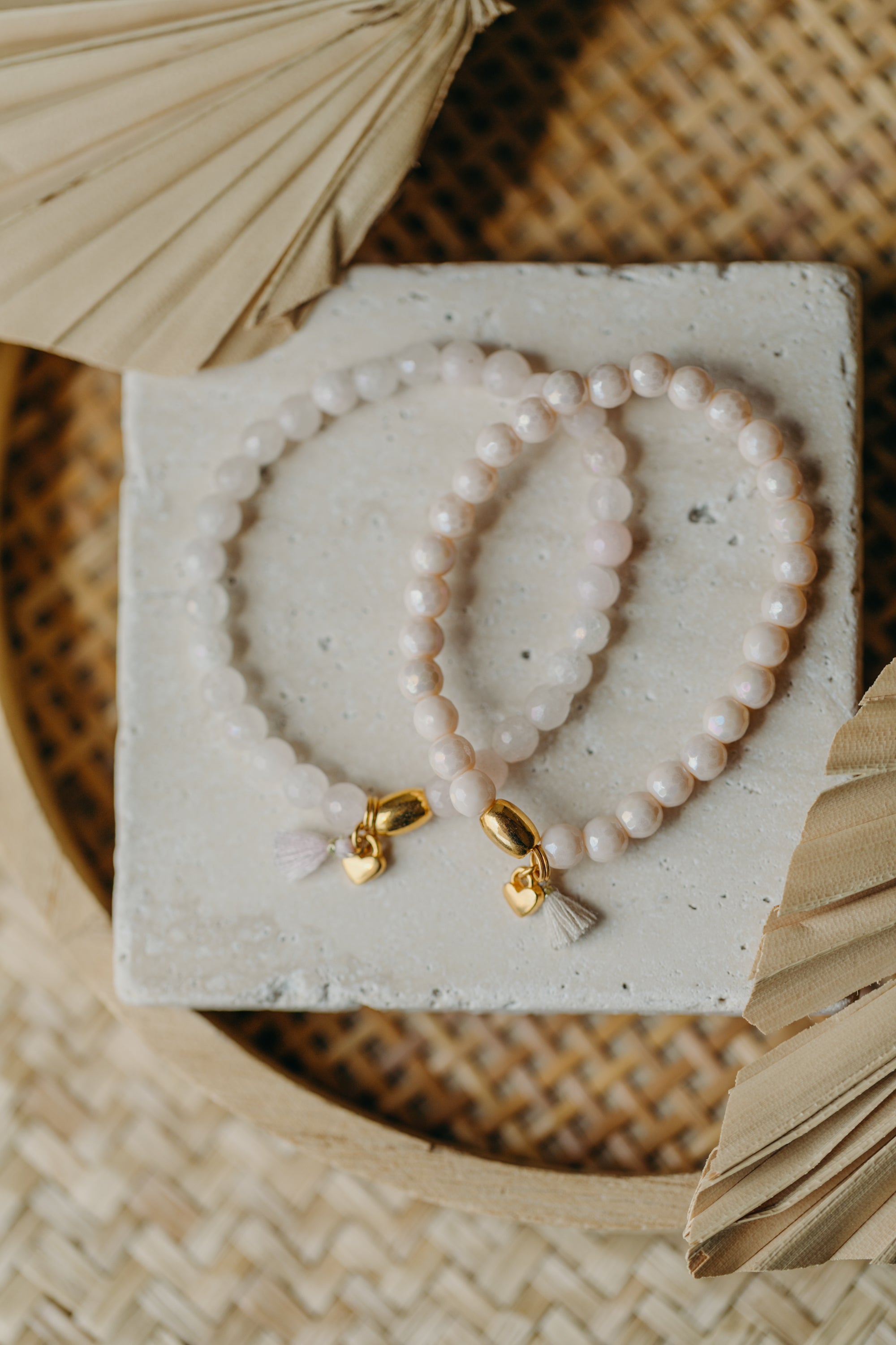 two-tone glass bead bracelet blue & cream