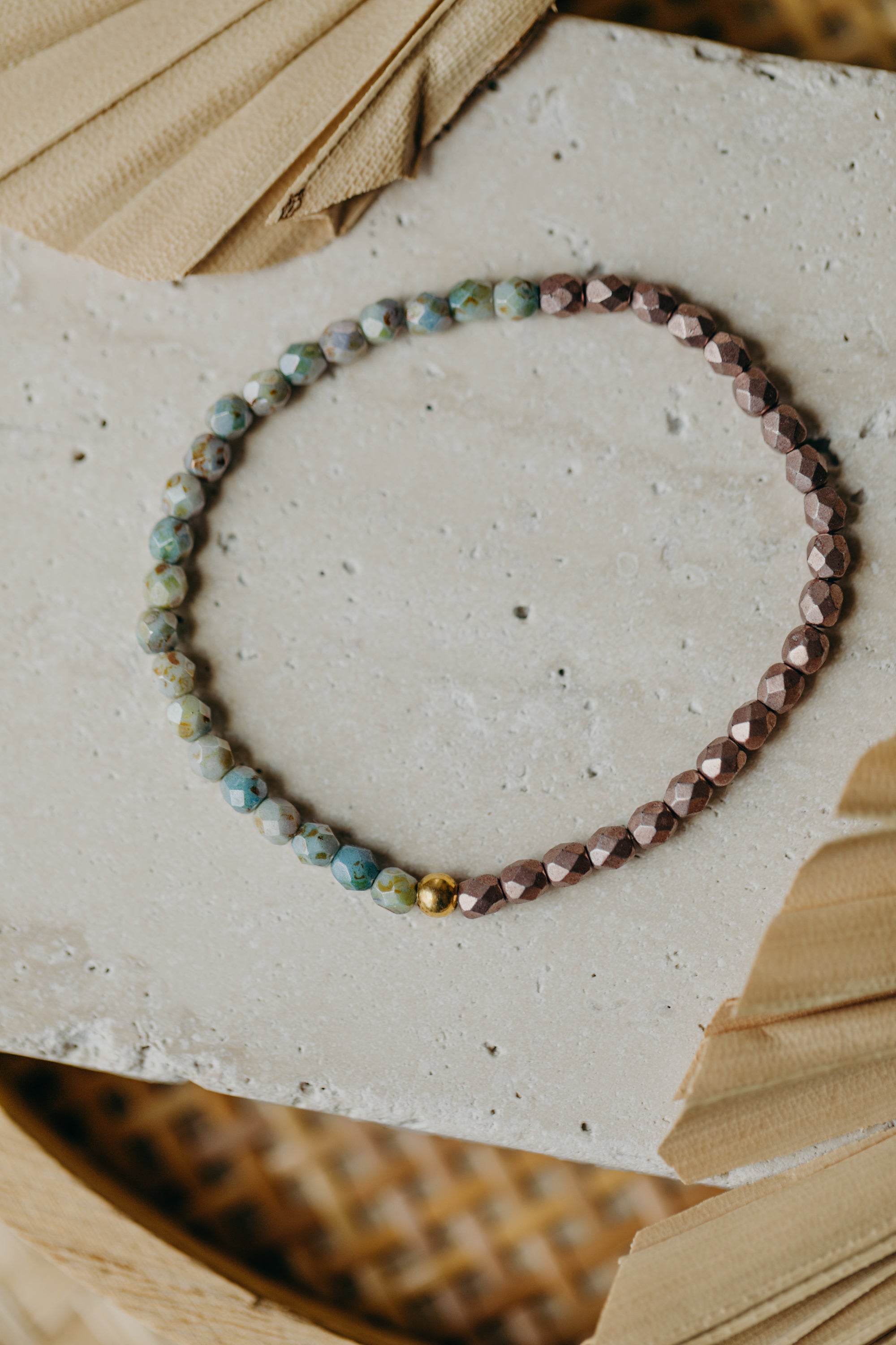 two-tone glass bead bracelet blue & cream
