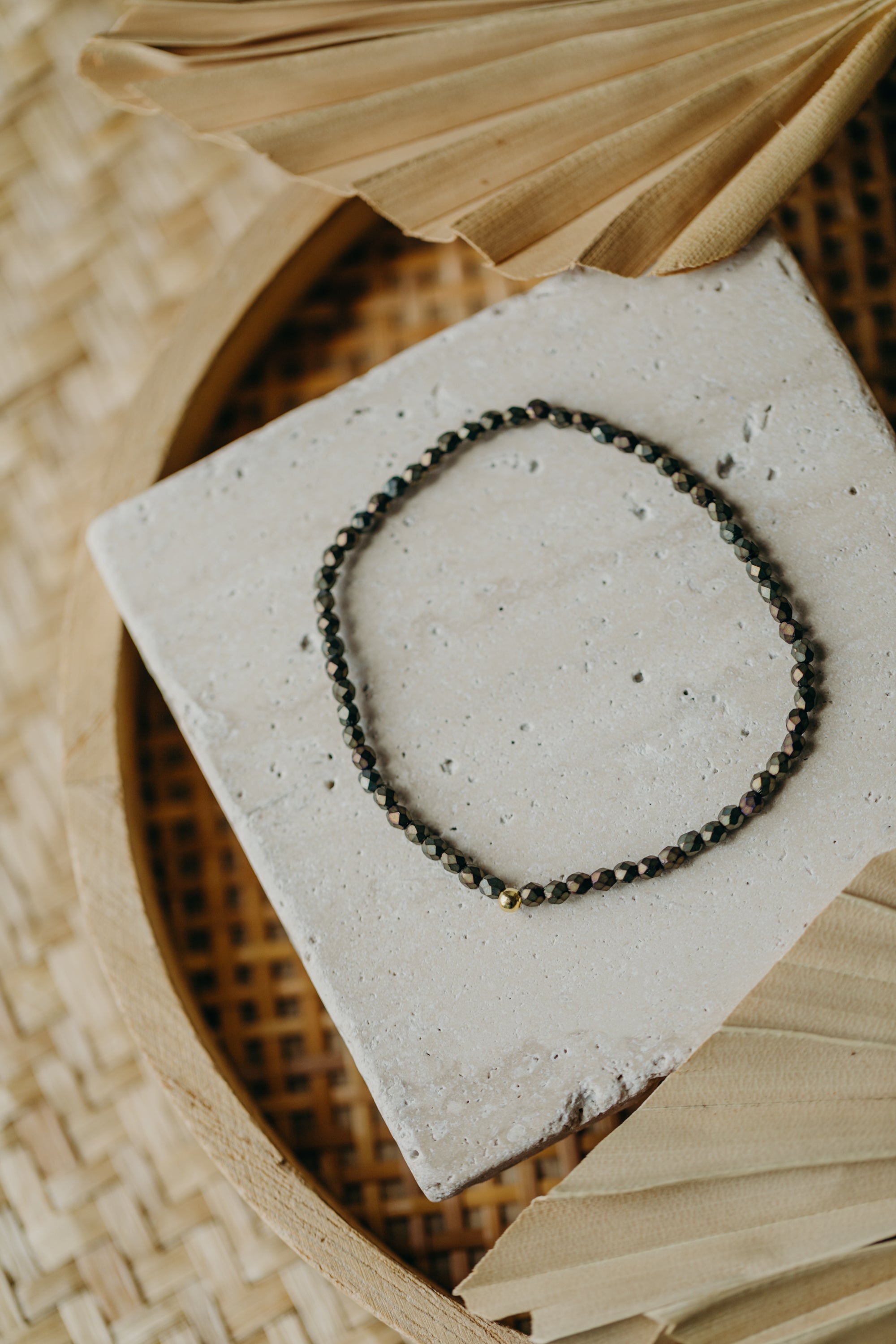 two-tone glass bead bracelet blue & cream