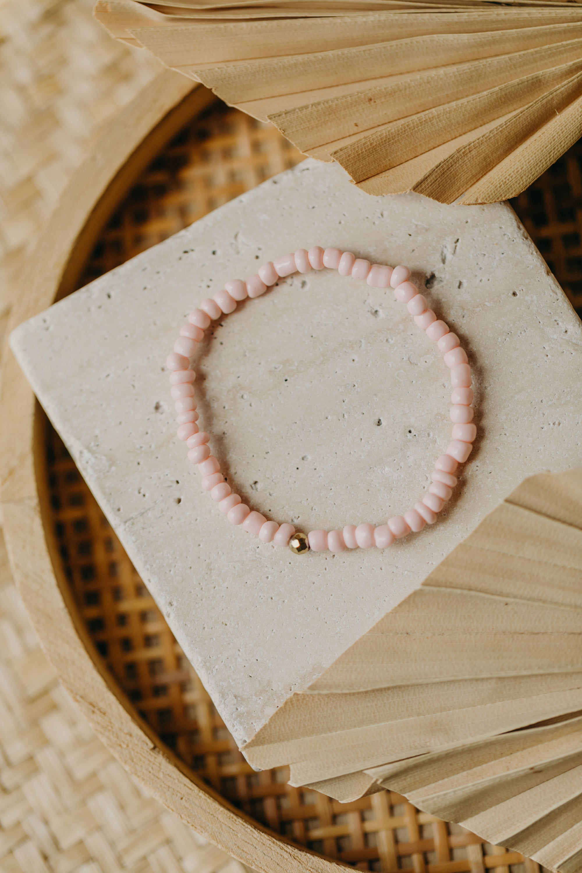 two-tone glass bead bracelet blue & cream