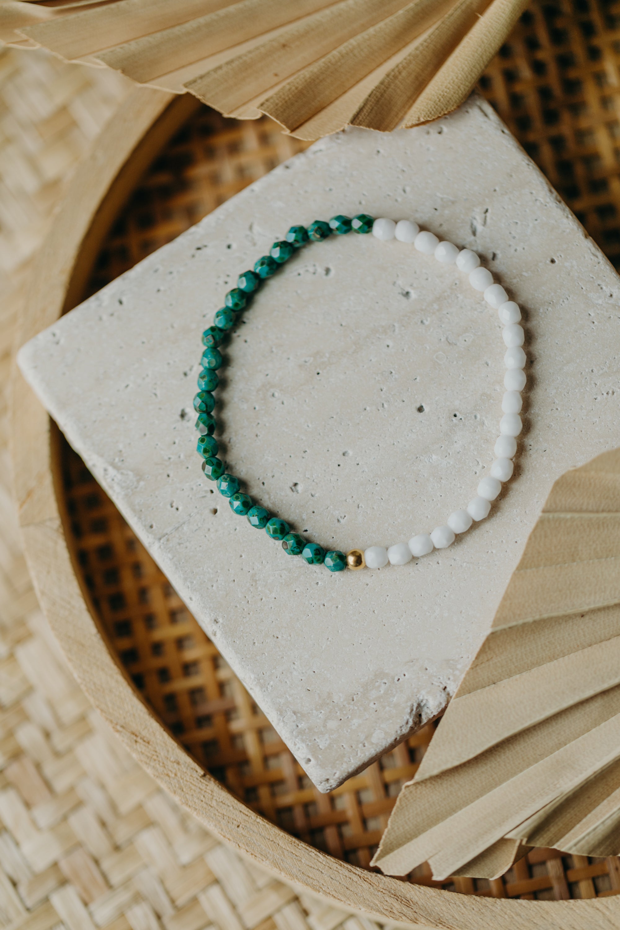 two-tone glass bead bracelet blue & cream