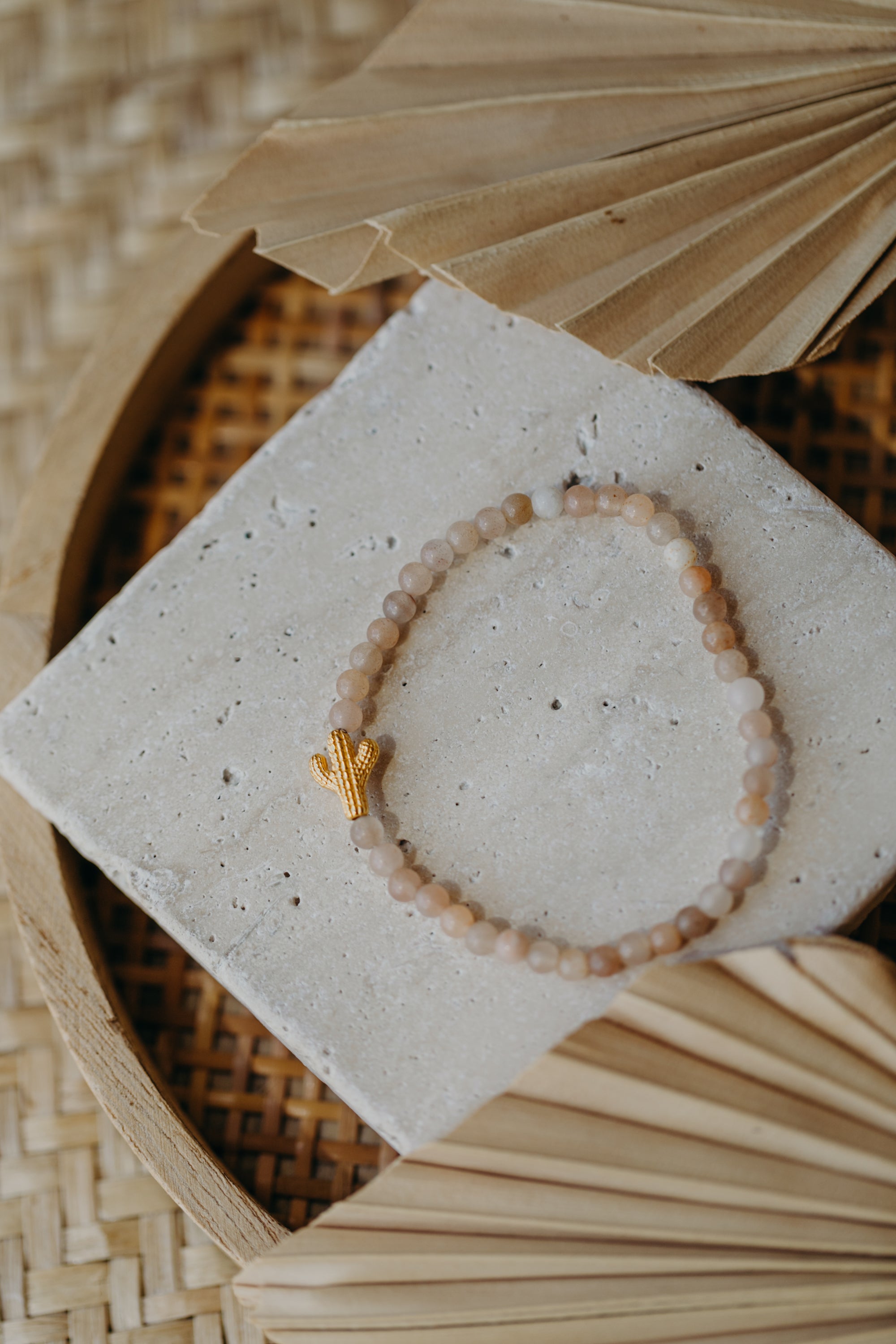 Aventurin Perlenarmband in Apricot mit Kaktus