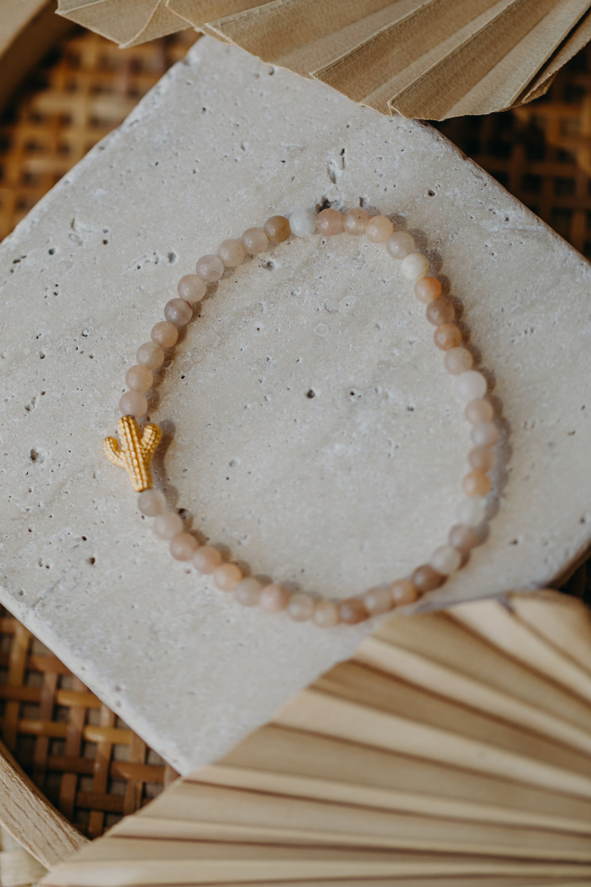 Aventurin Perlenarmband in Apricot mit Kaktus