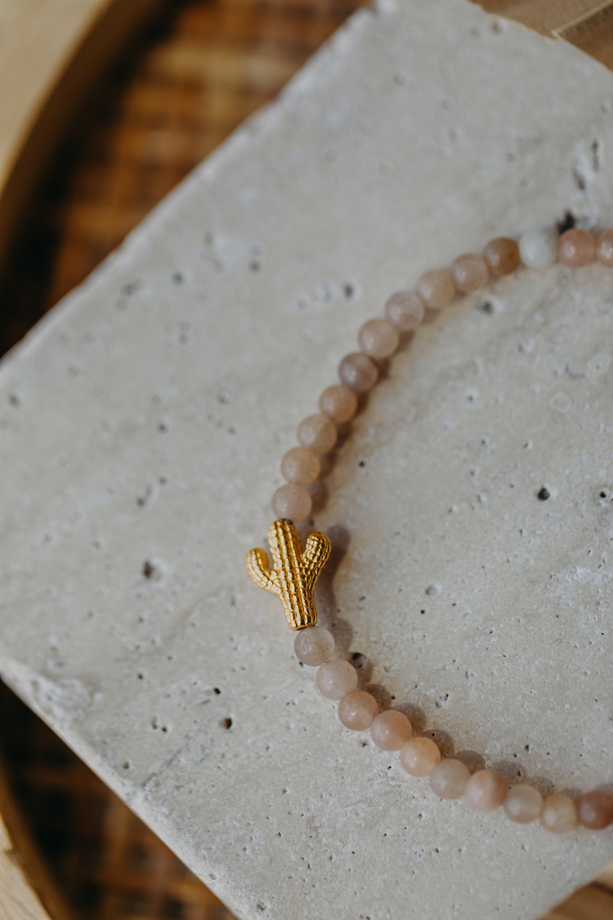 Aventurin Perlenarmband in Apricot mit Kaktus