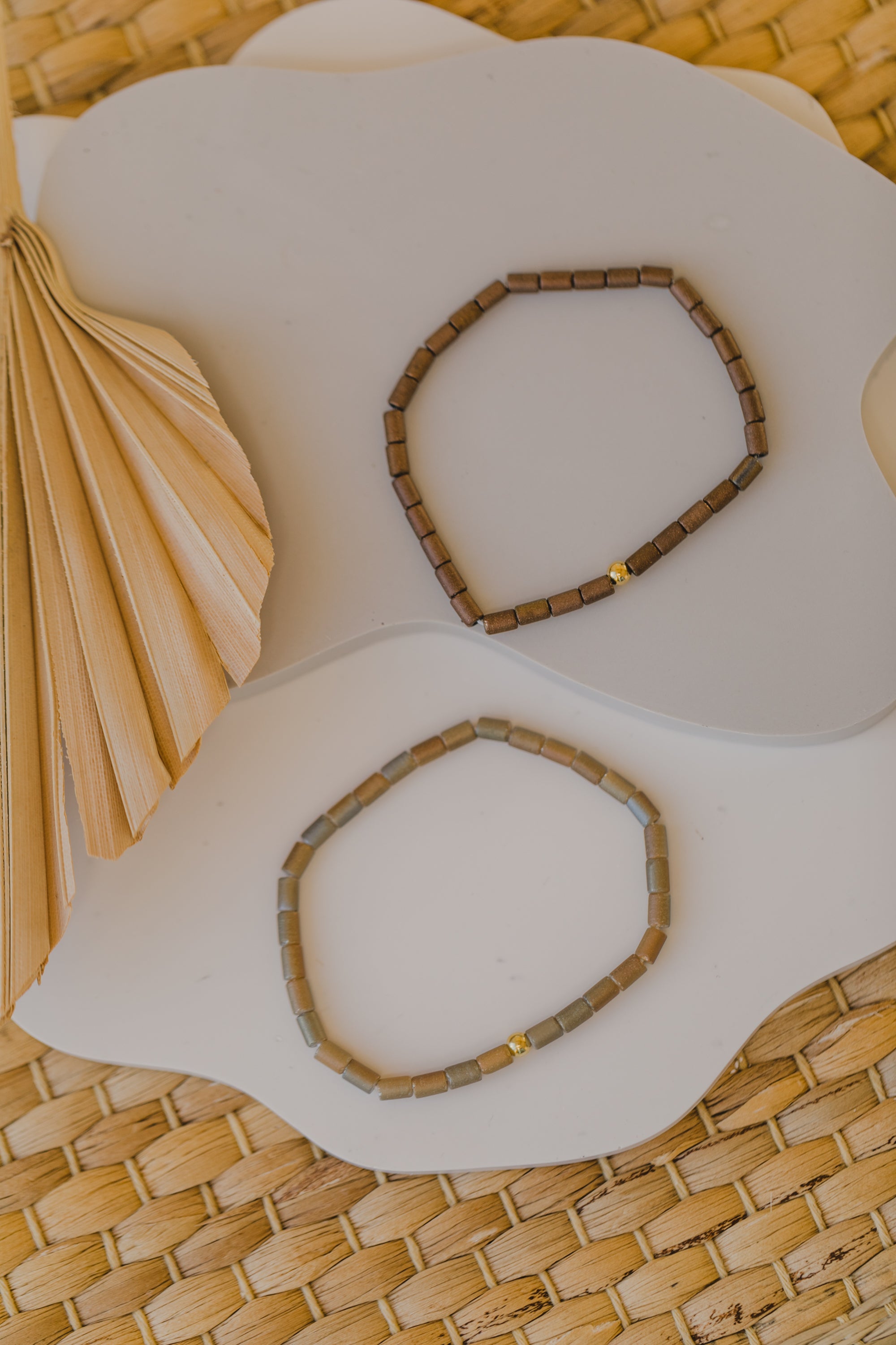 Pearl bracelet in shades of brown