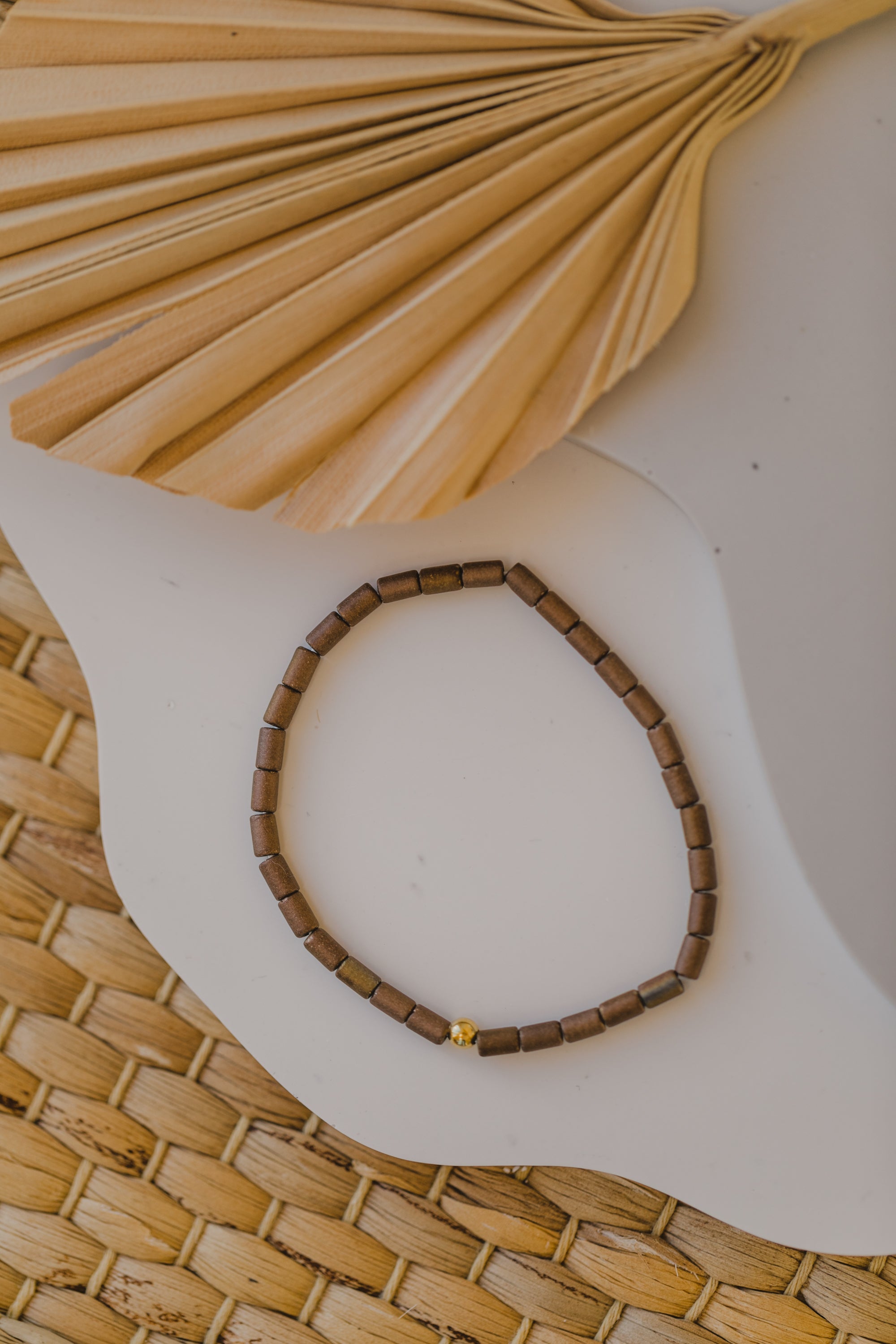 Pearl bracelet in shades of brown