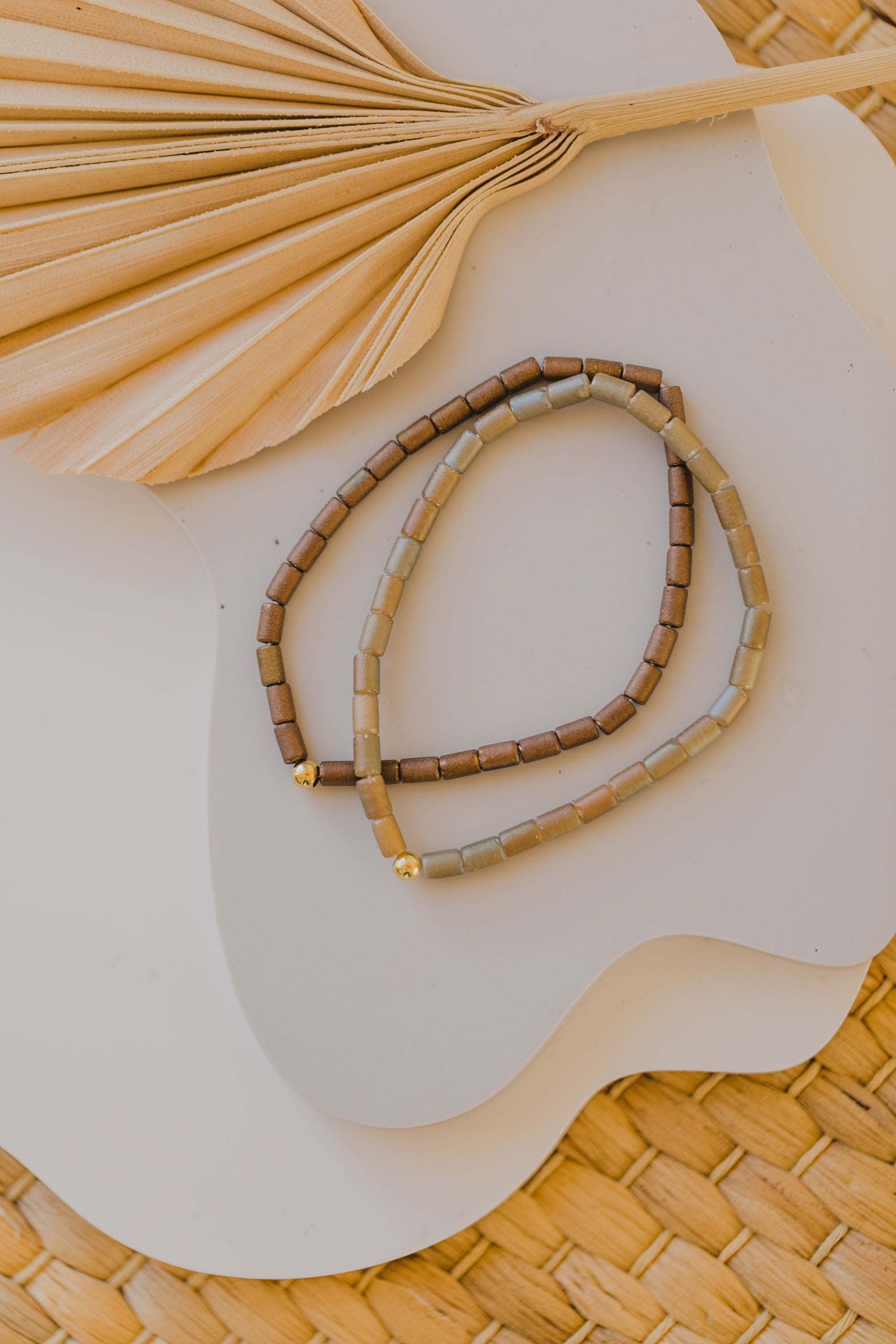 Pearl bracelet in shades of brown