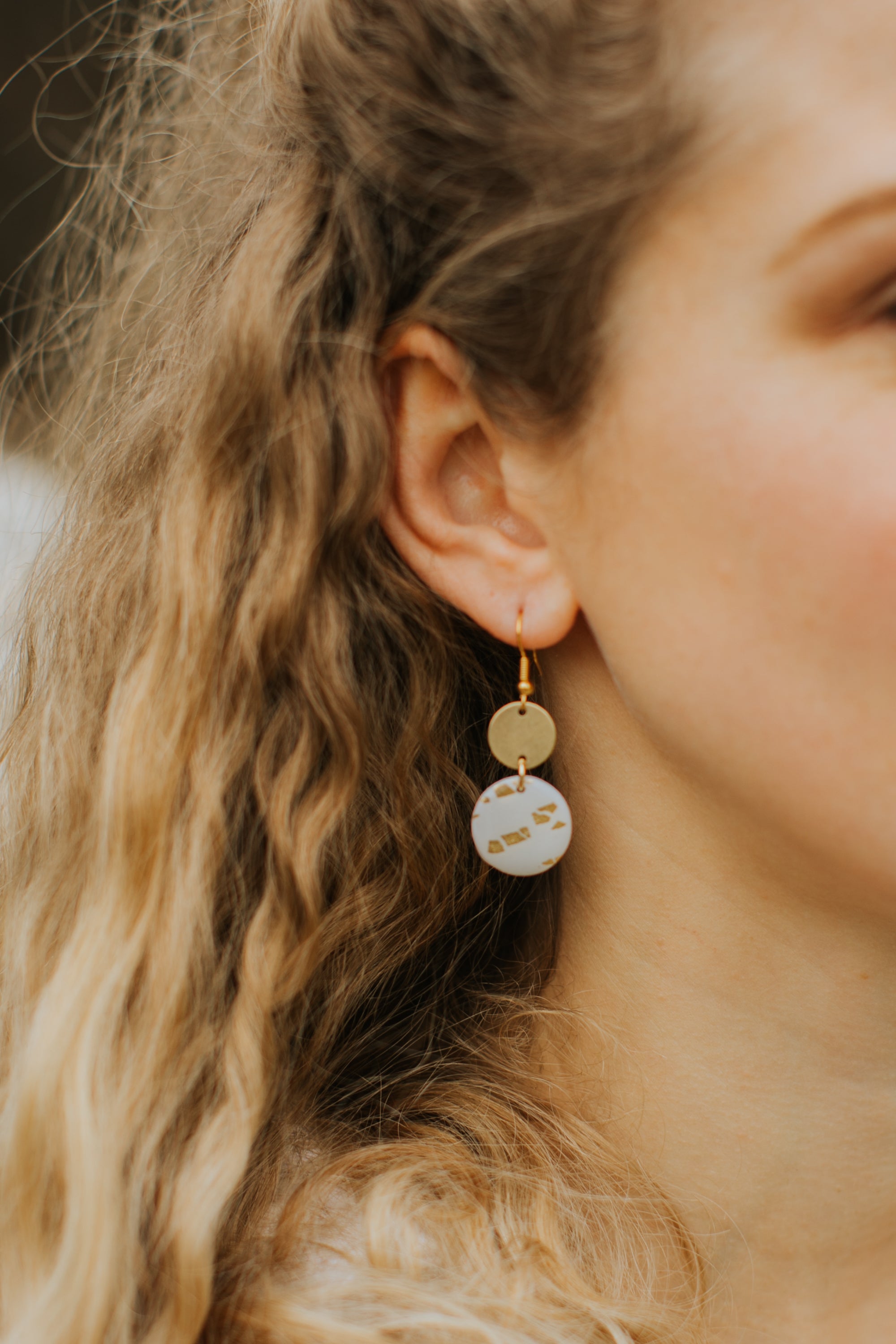 MARJA - small drop earrings gold