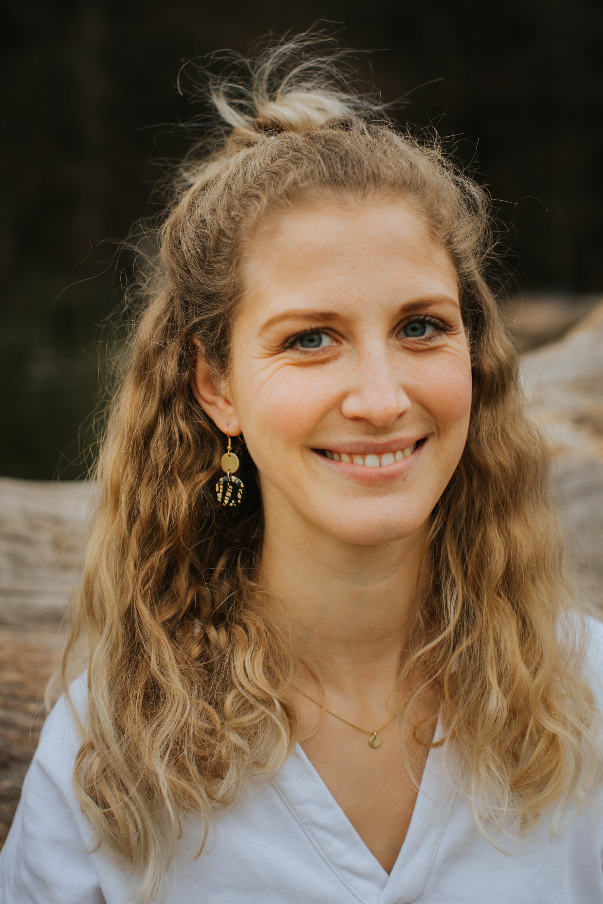 MARJA - small drop earrings gold