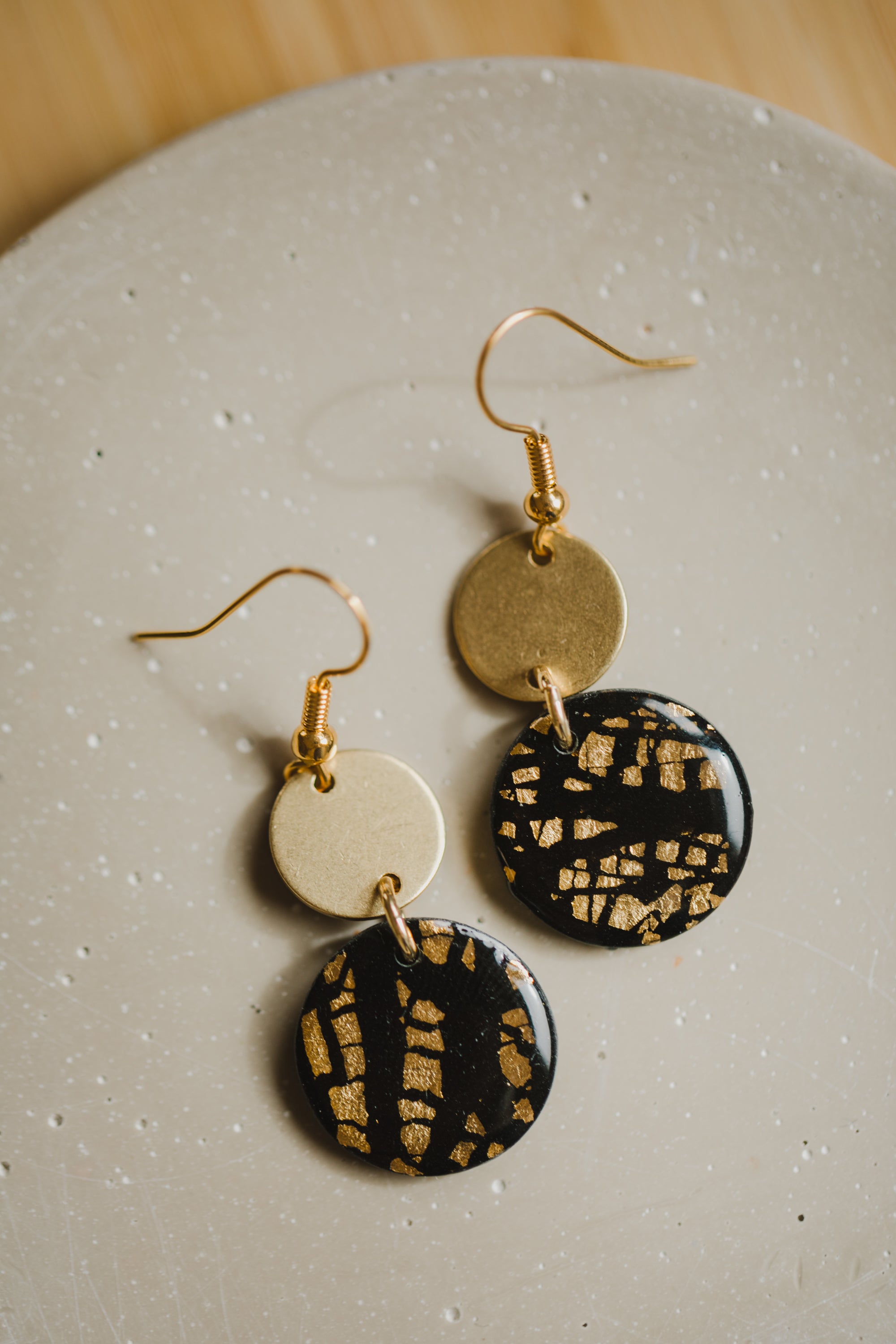 MARJA - small drop earrings gold