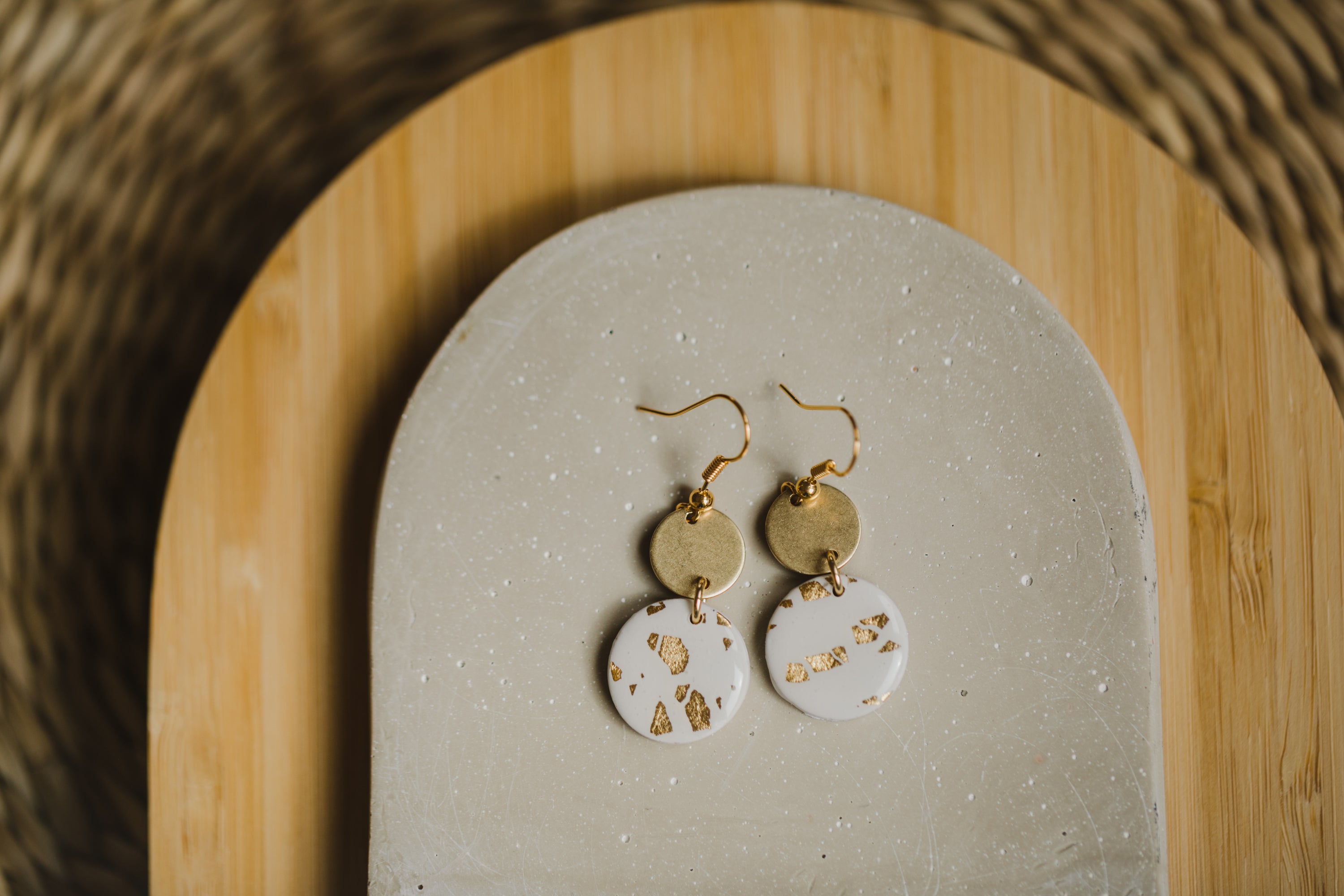 MARJA - small drop earrings gold