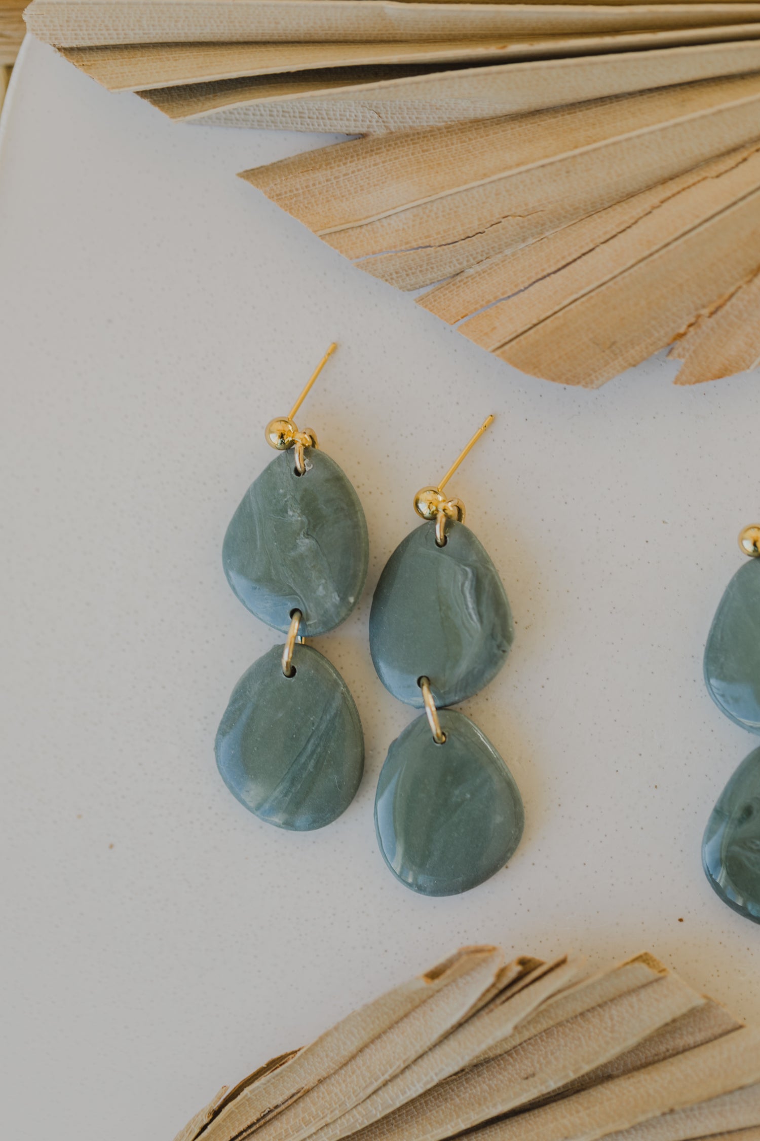 BENA - grüne ovale Ohrringe aus Polymer Ton