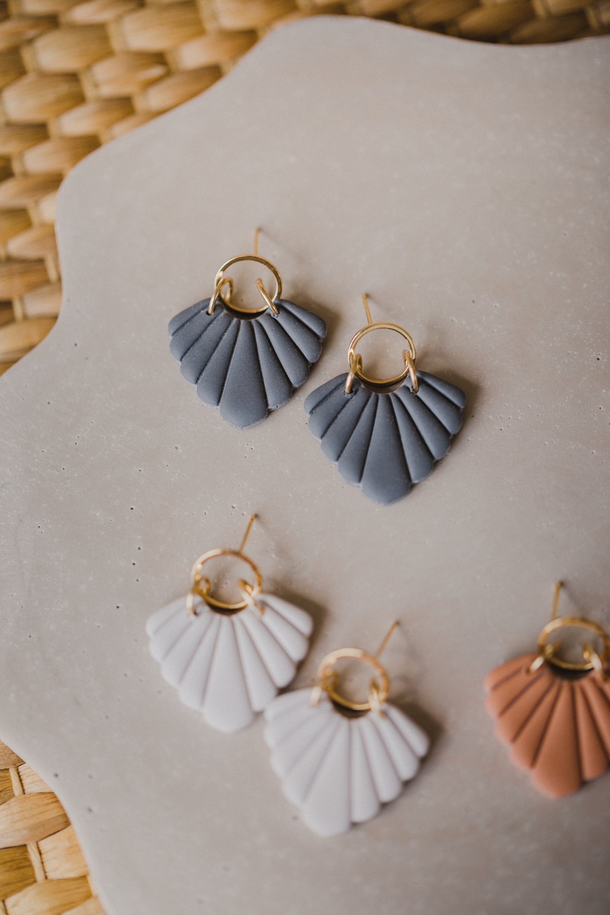 LUNI - Blatt Ohrringe aus Polymer Ton