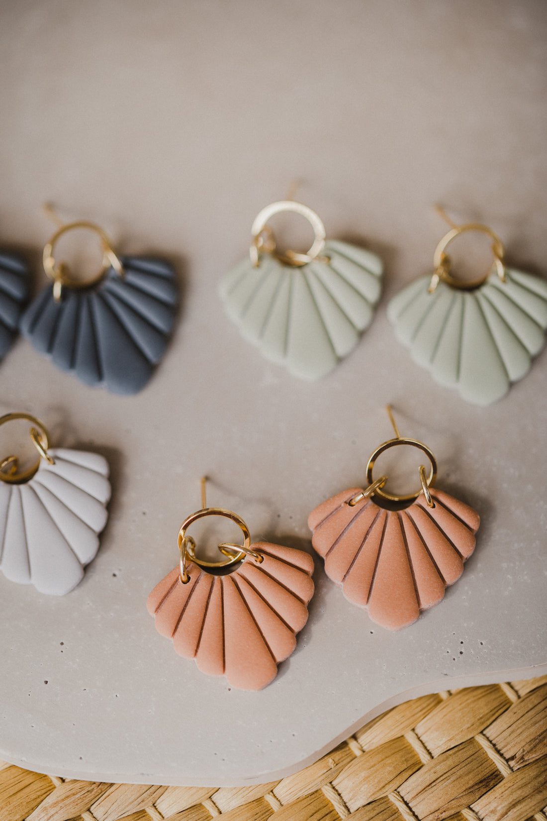 LUNI - Blatt Ohrringe aus Polymer Ton