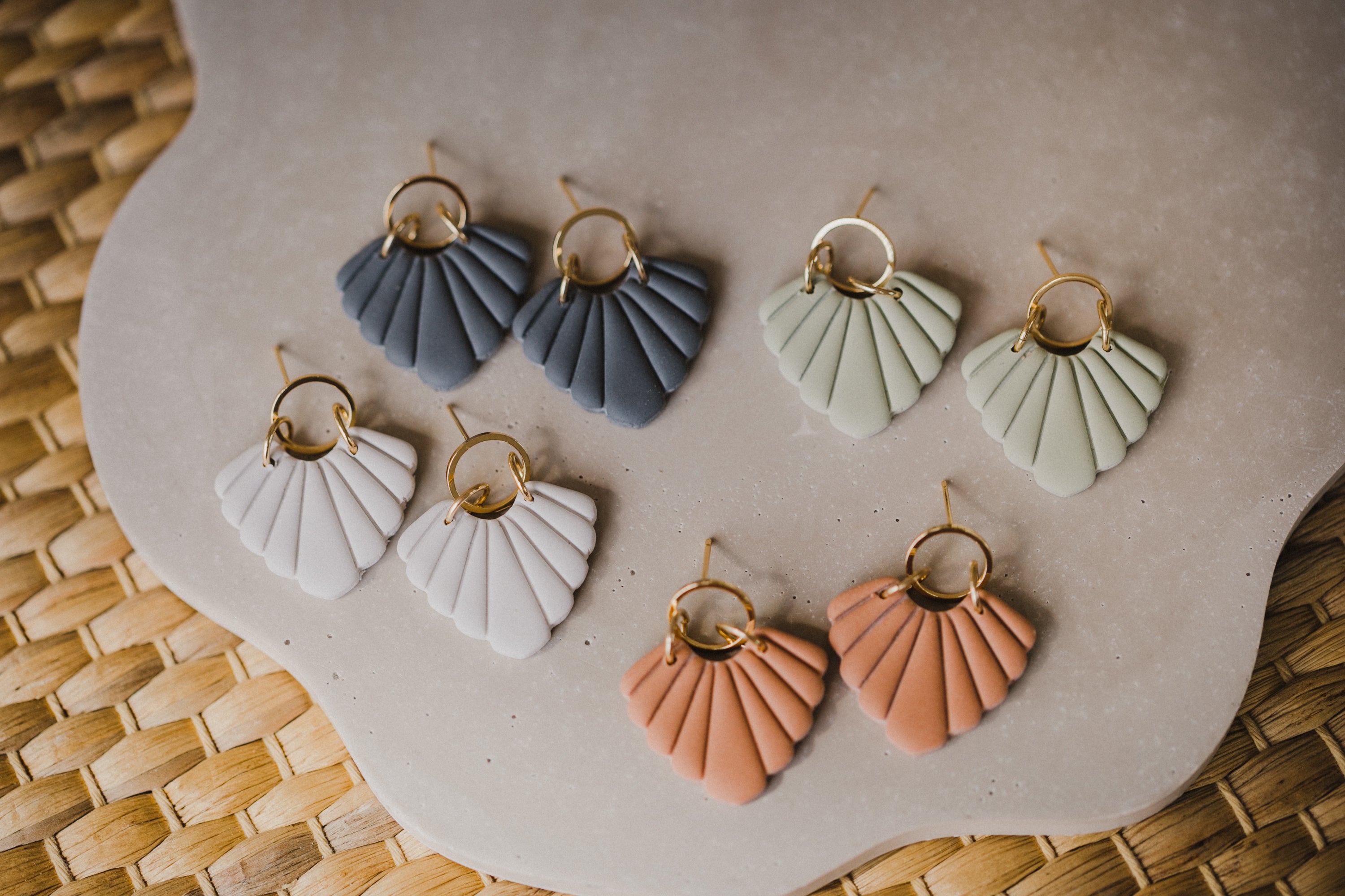 LUNI - Blatt Ohrringe aus Polymer Ton