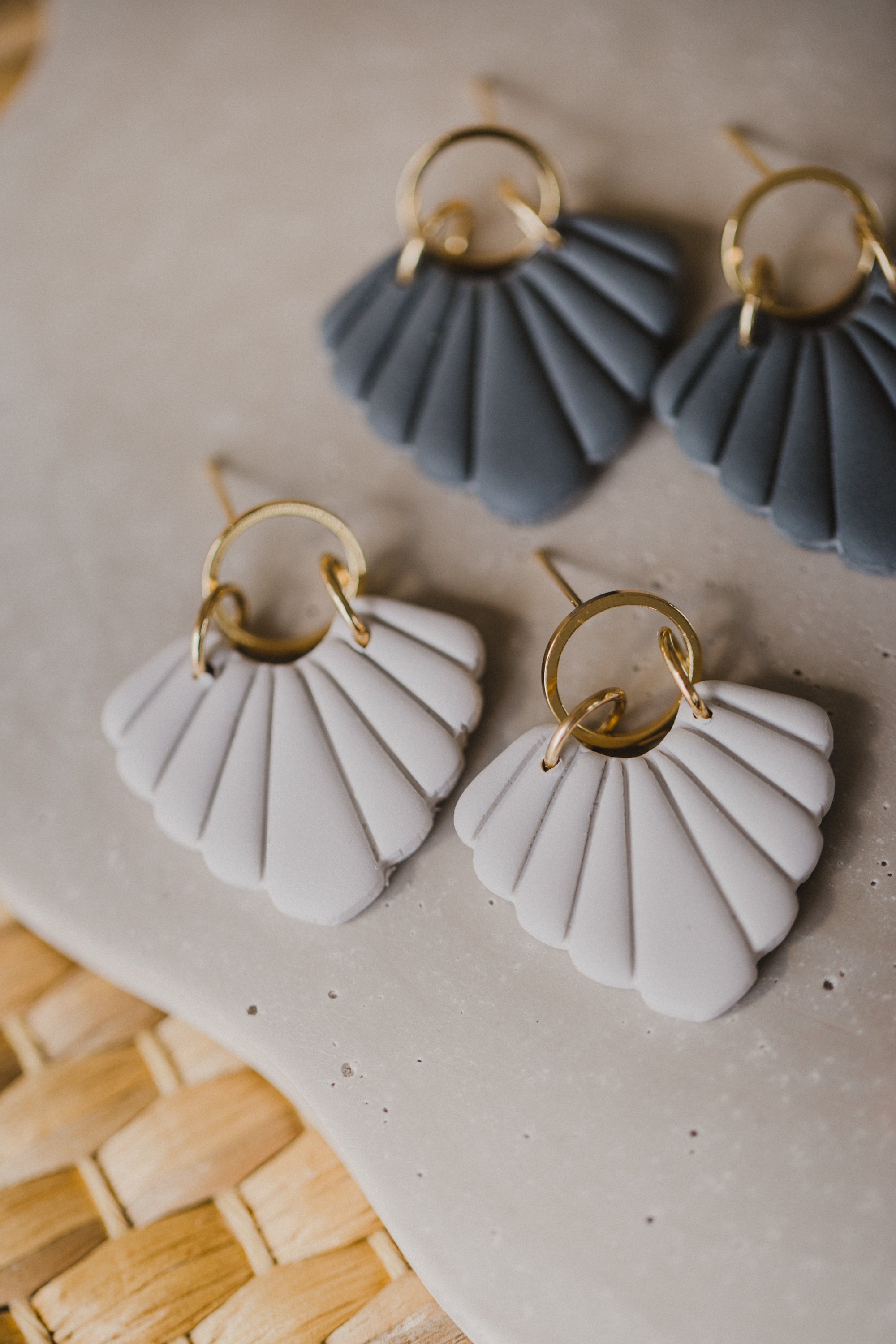 LUNI - Blatt Ohrringe aus Polymer Ton