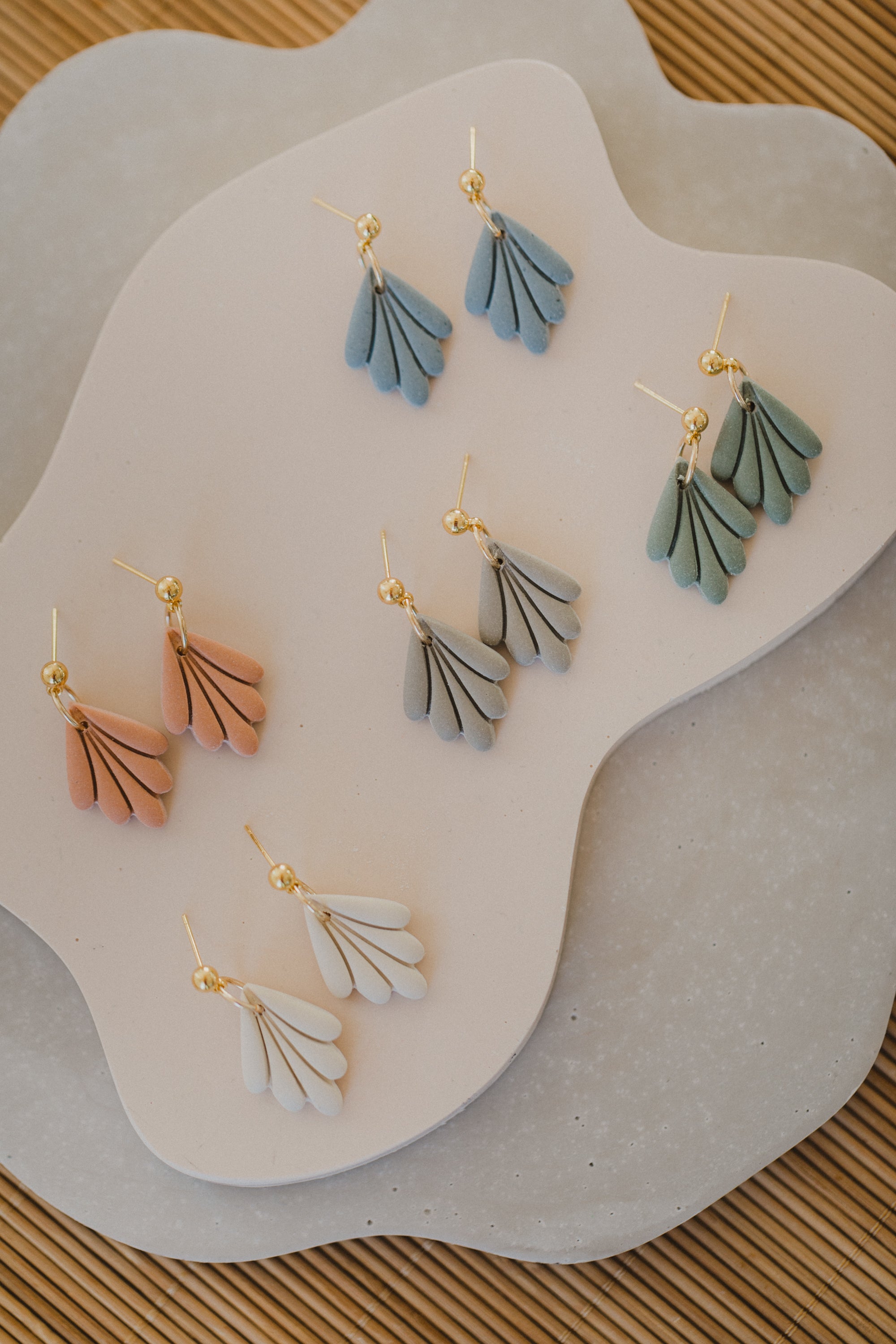 MARJA - small drop earrings gold