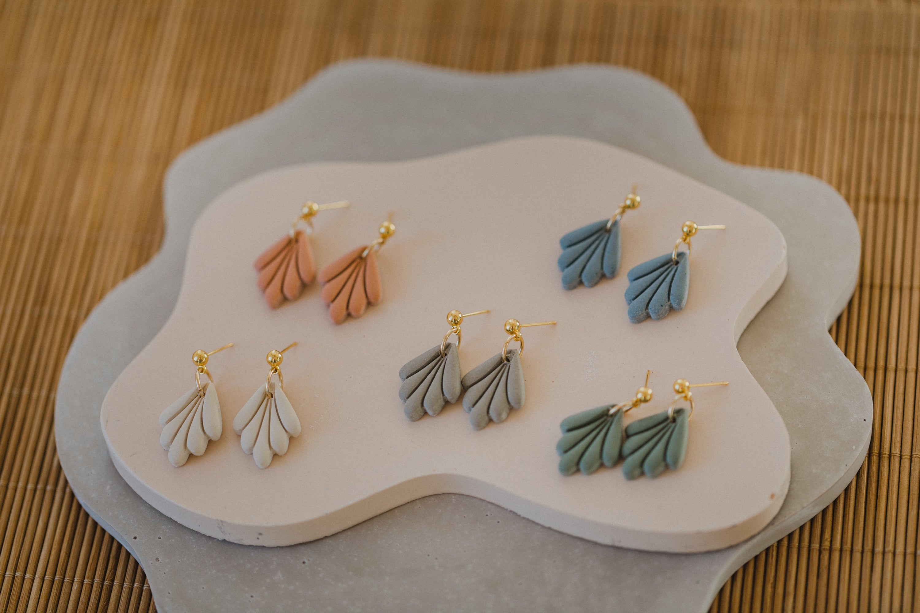 MARJA - small drop earrings gold