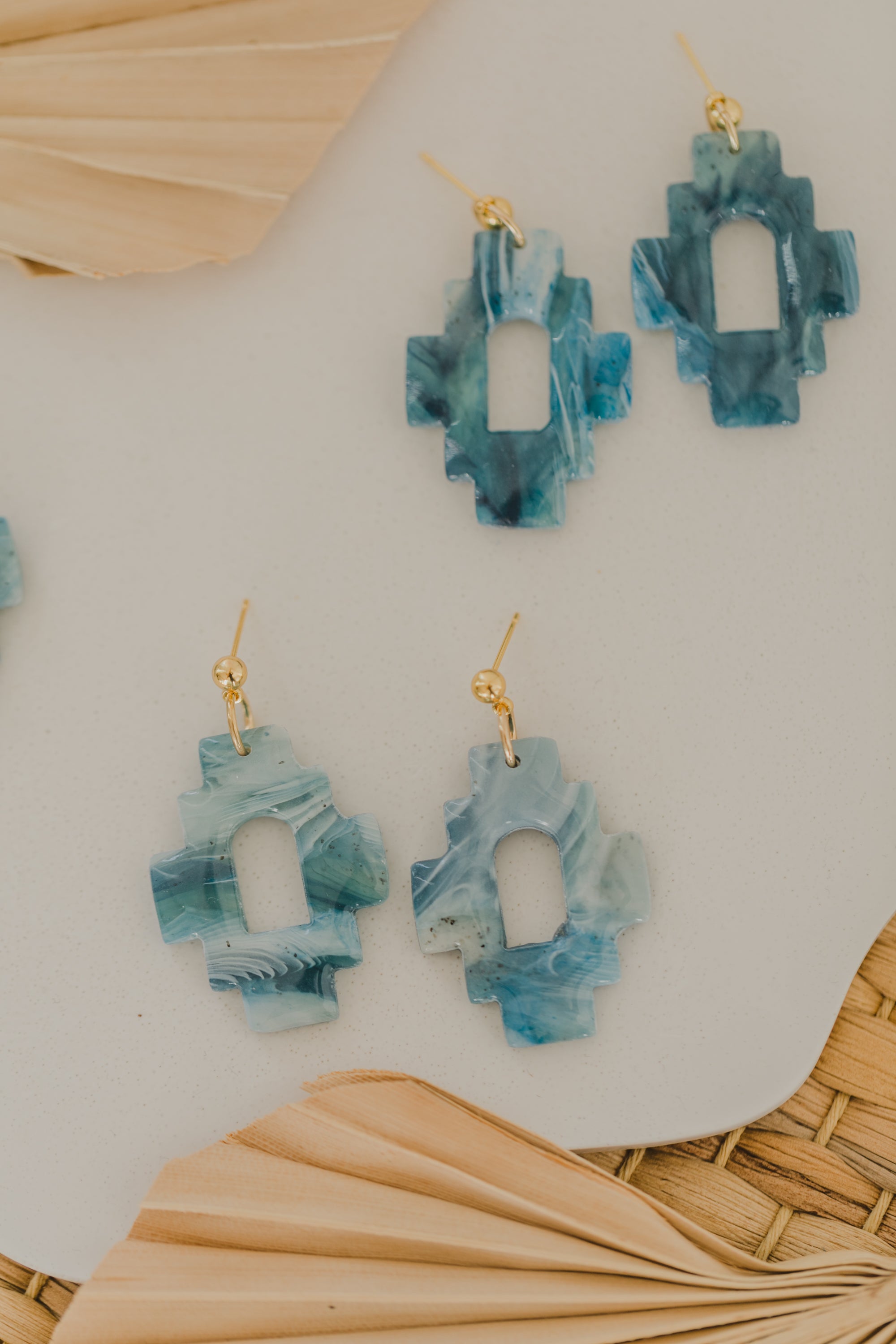 MOLLY - blaue gemusterte Statement Ohrringe aus Polymer Ton