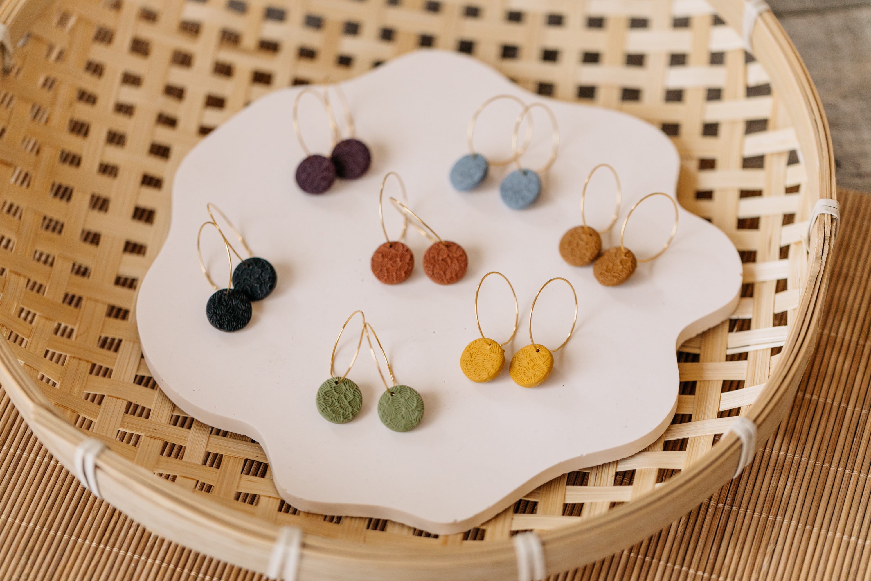 LAUREL - round earrings made of polymer clay