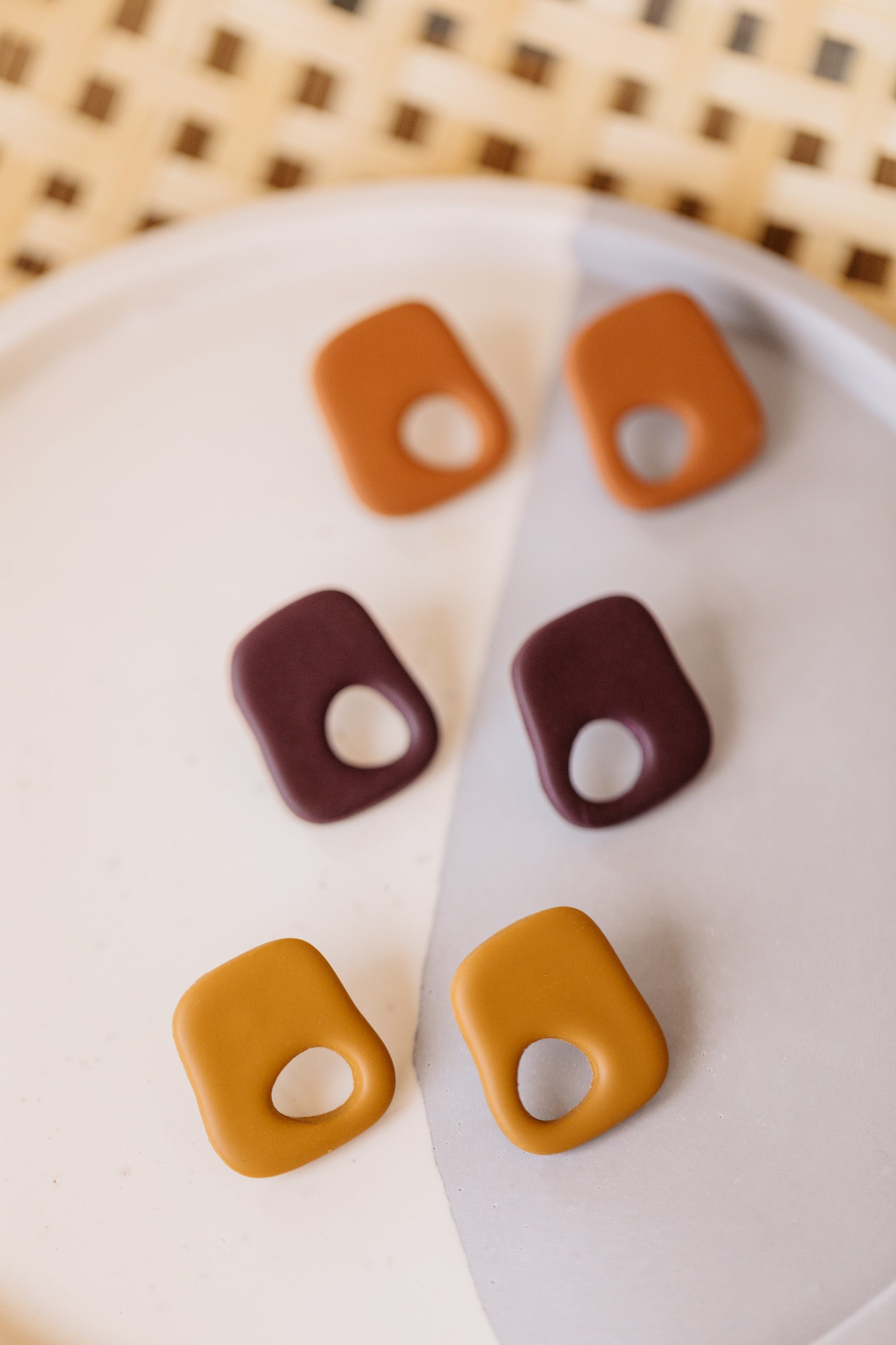 TONY - organische große Ohrstecker aus Polymer Ton