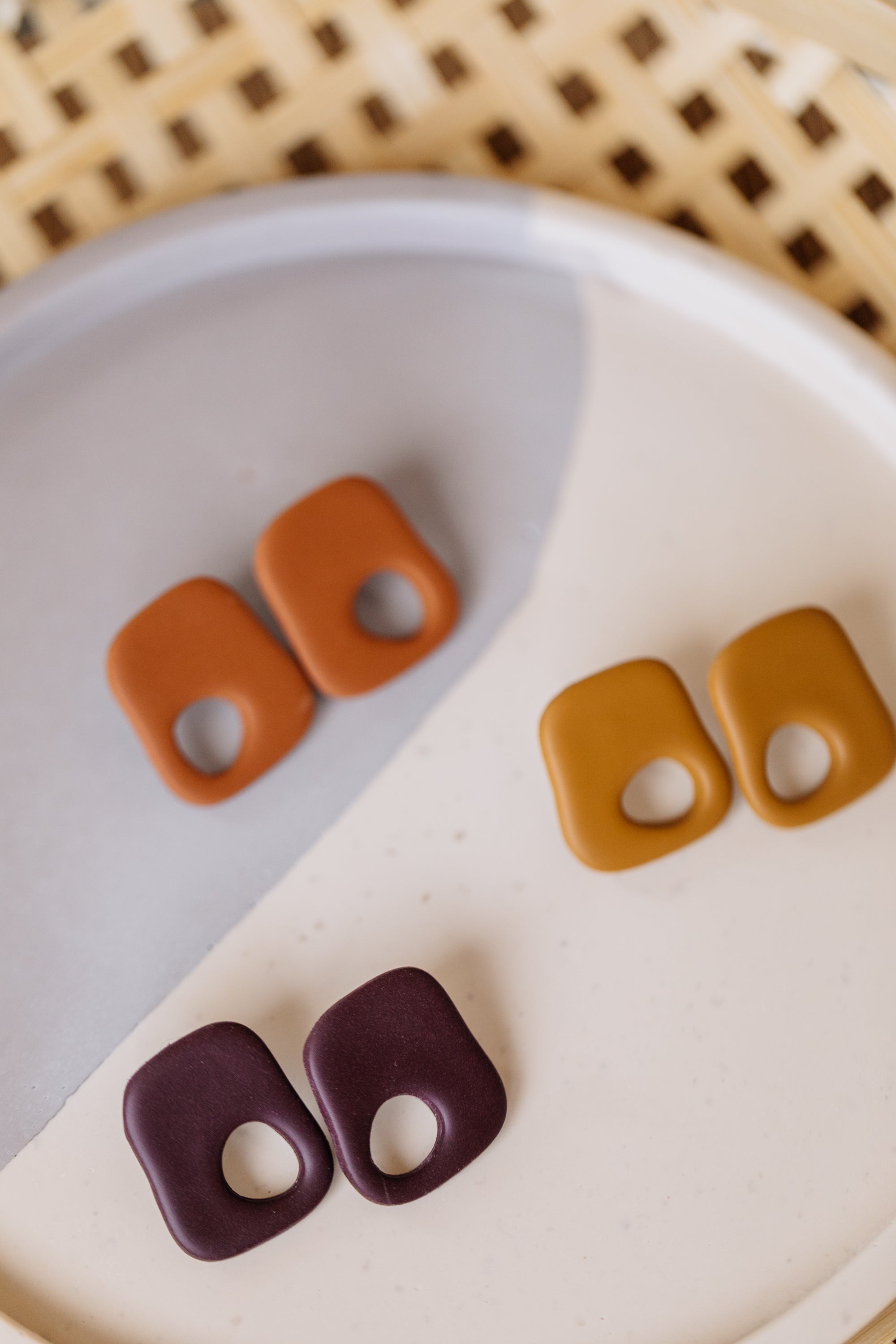 TONY - organische große Ohrstecker aus Polymer Ton