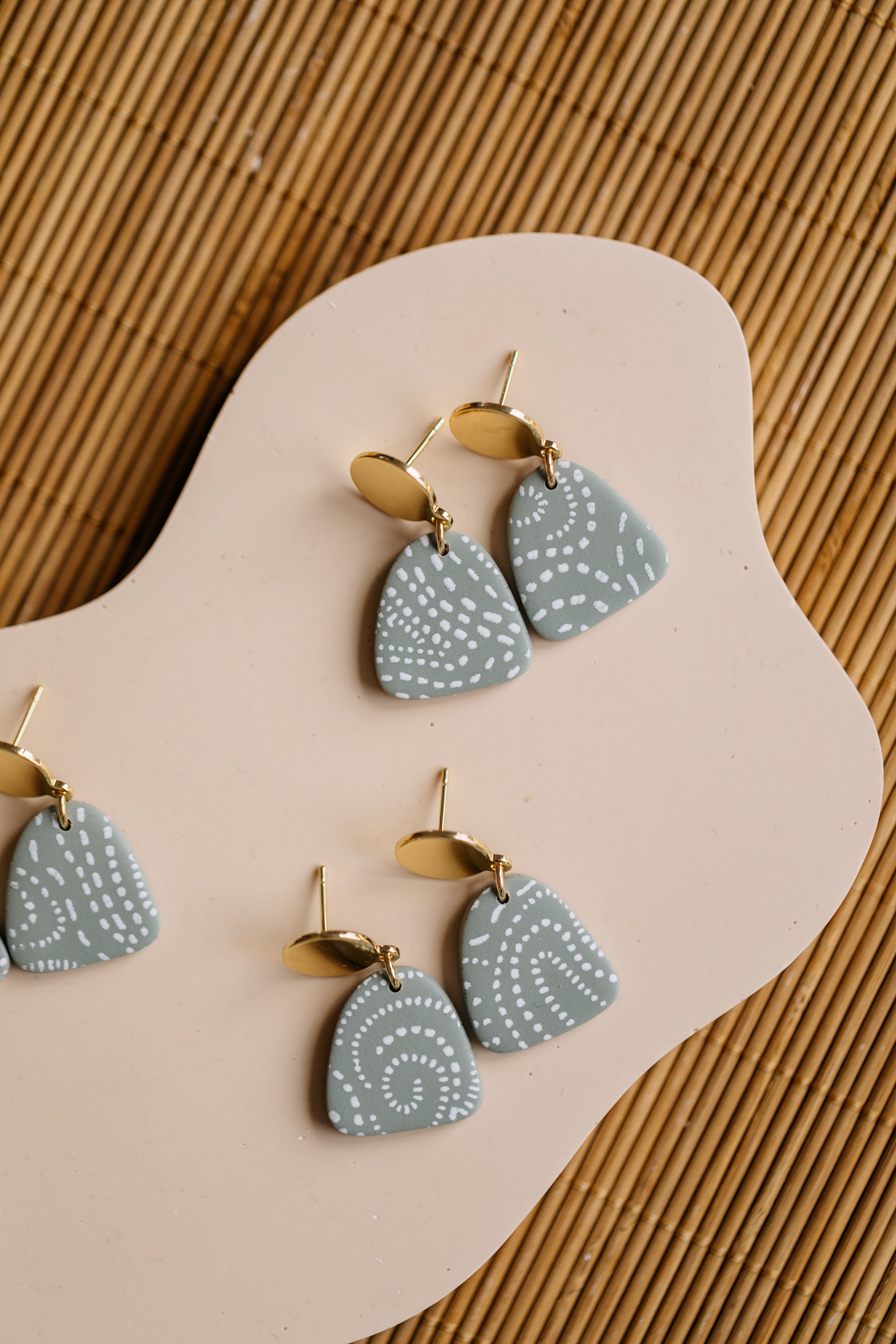 MARJA - small drop earrings gold