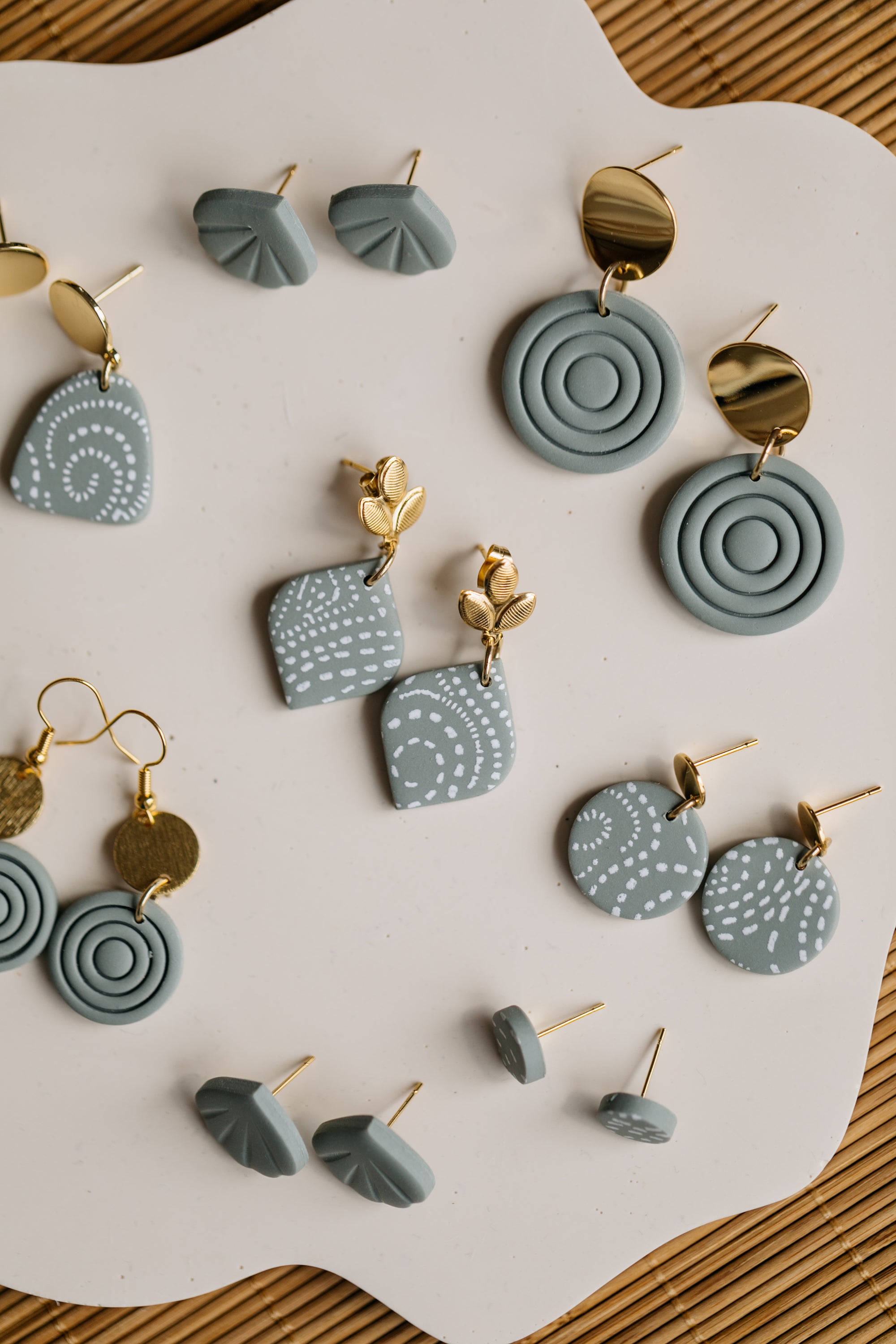 MARJA - small drop earrings gold