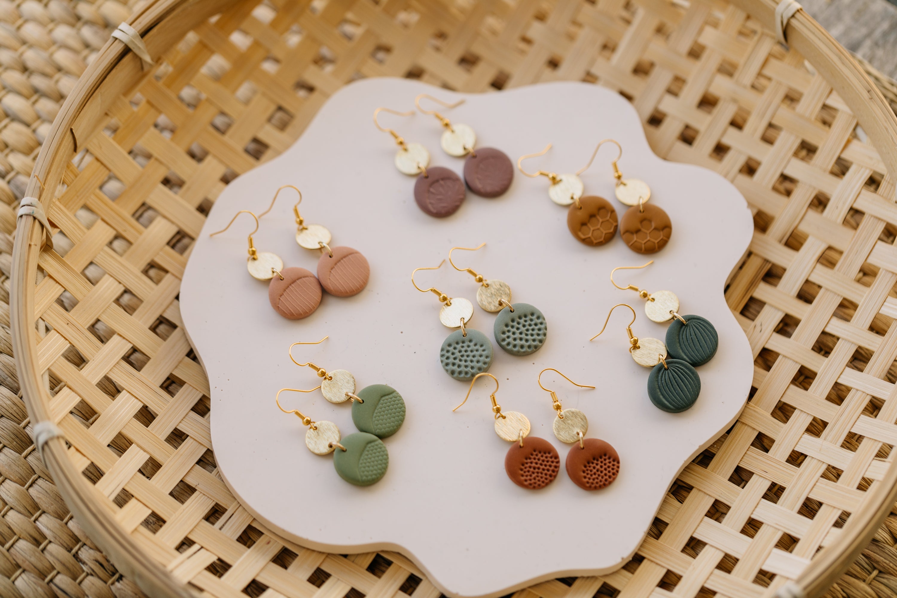 MARJA - small drop earrings gold