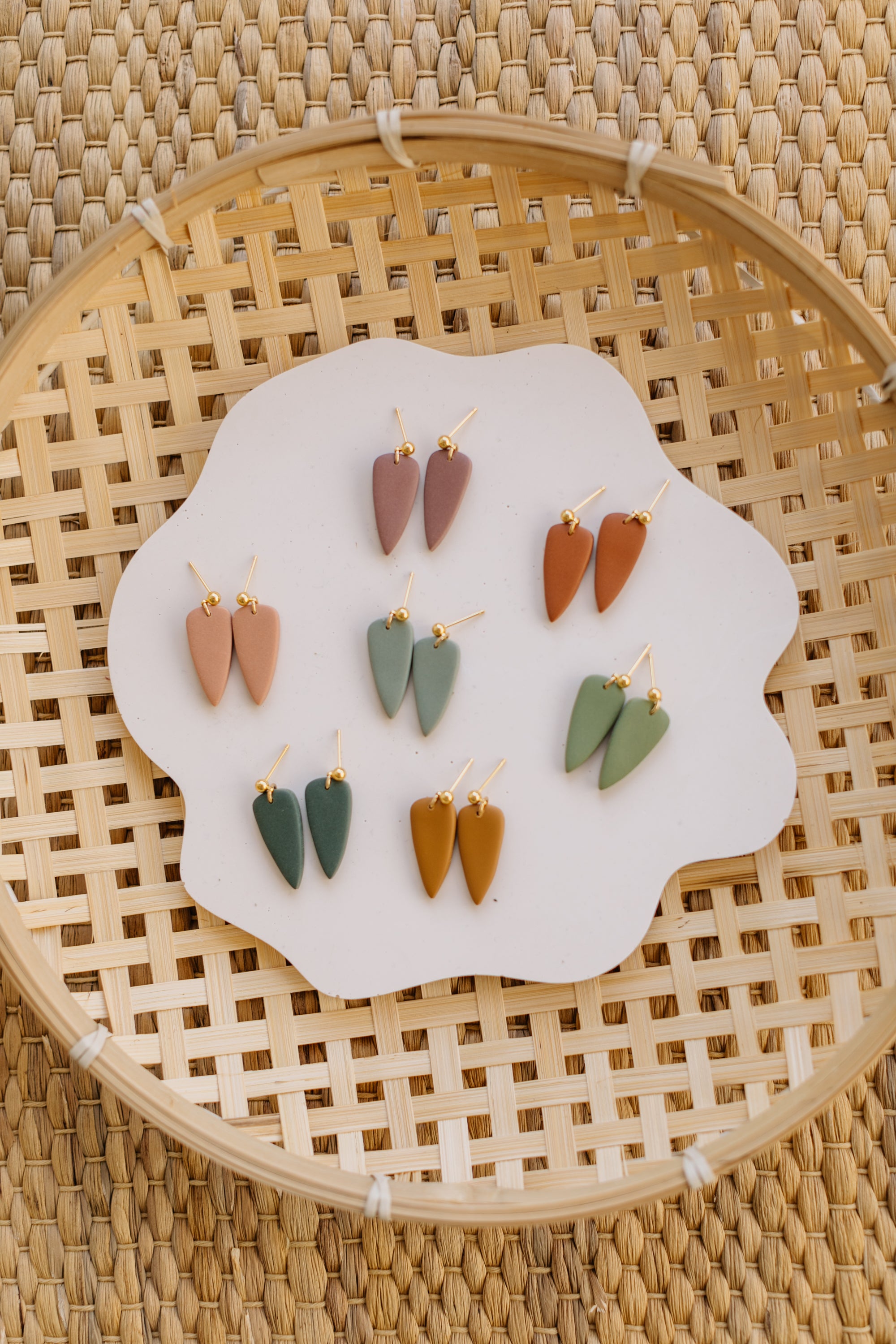 MARJA - small drop earrings gold