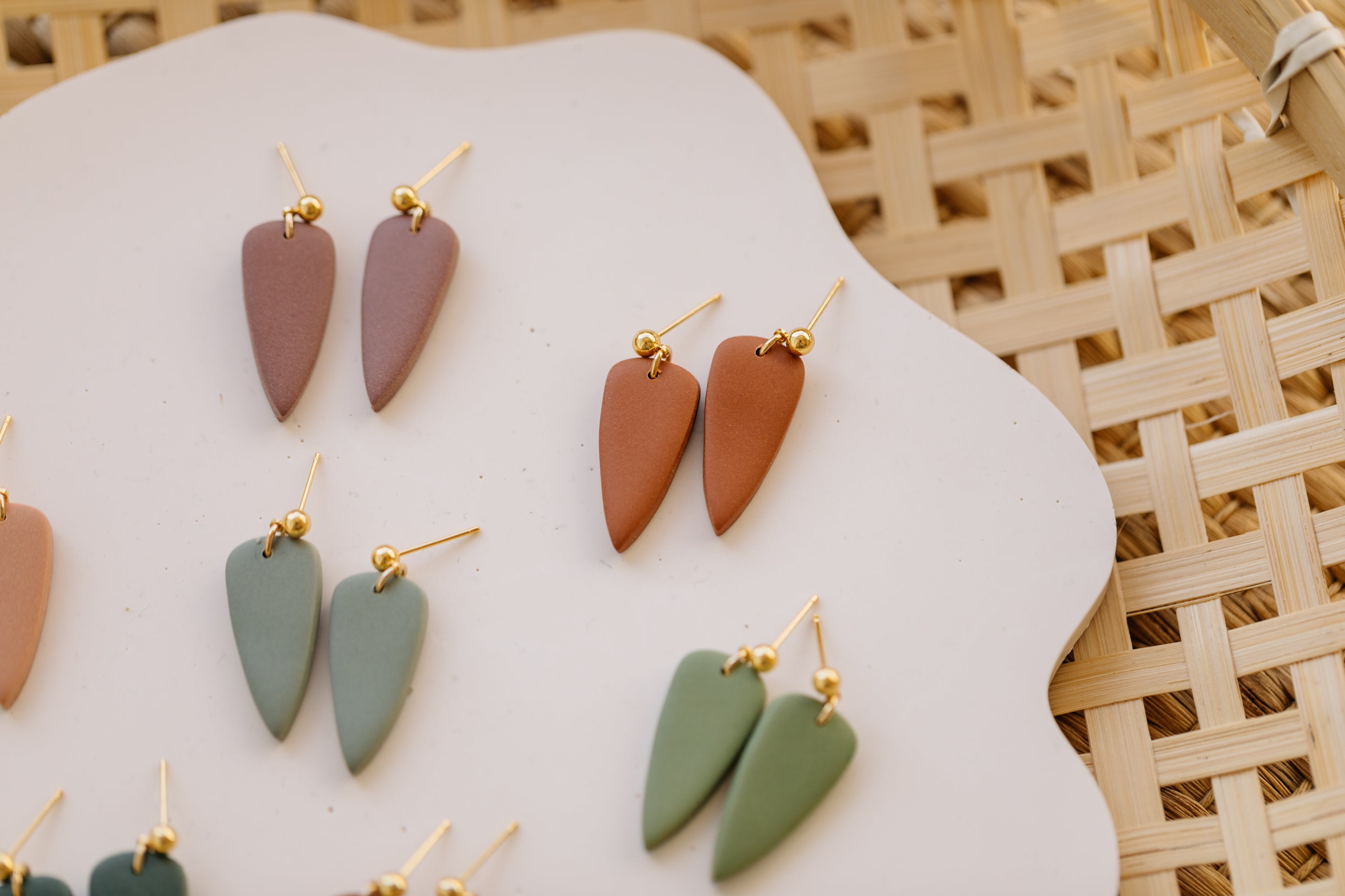 MARJA - small drop earrings gold