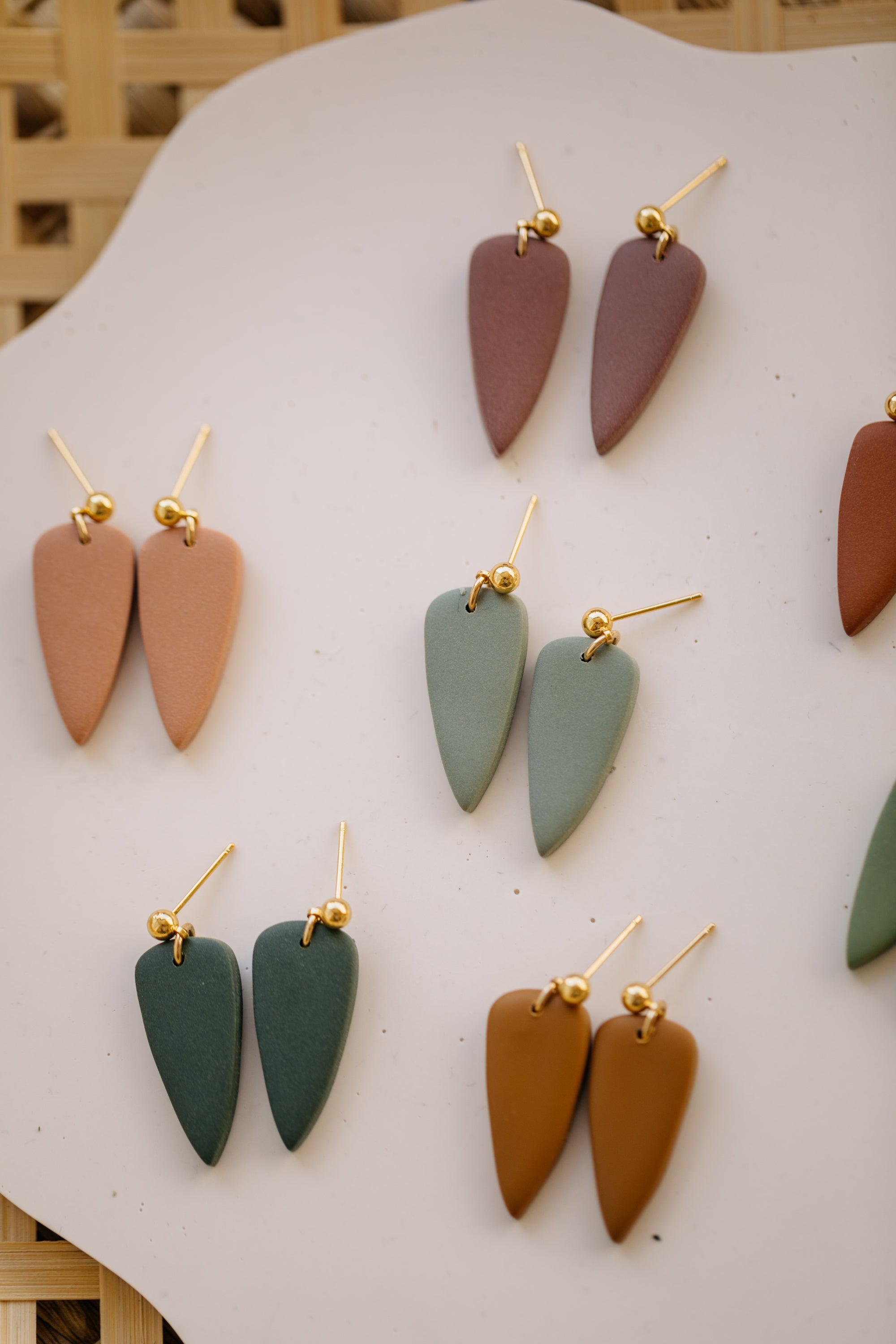 MARJA - small drop earrings gold