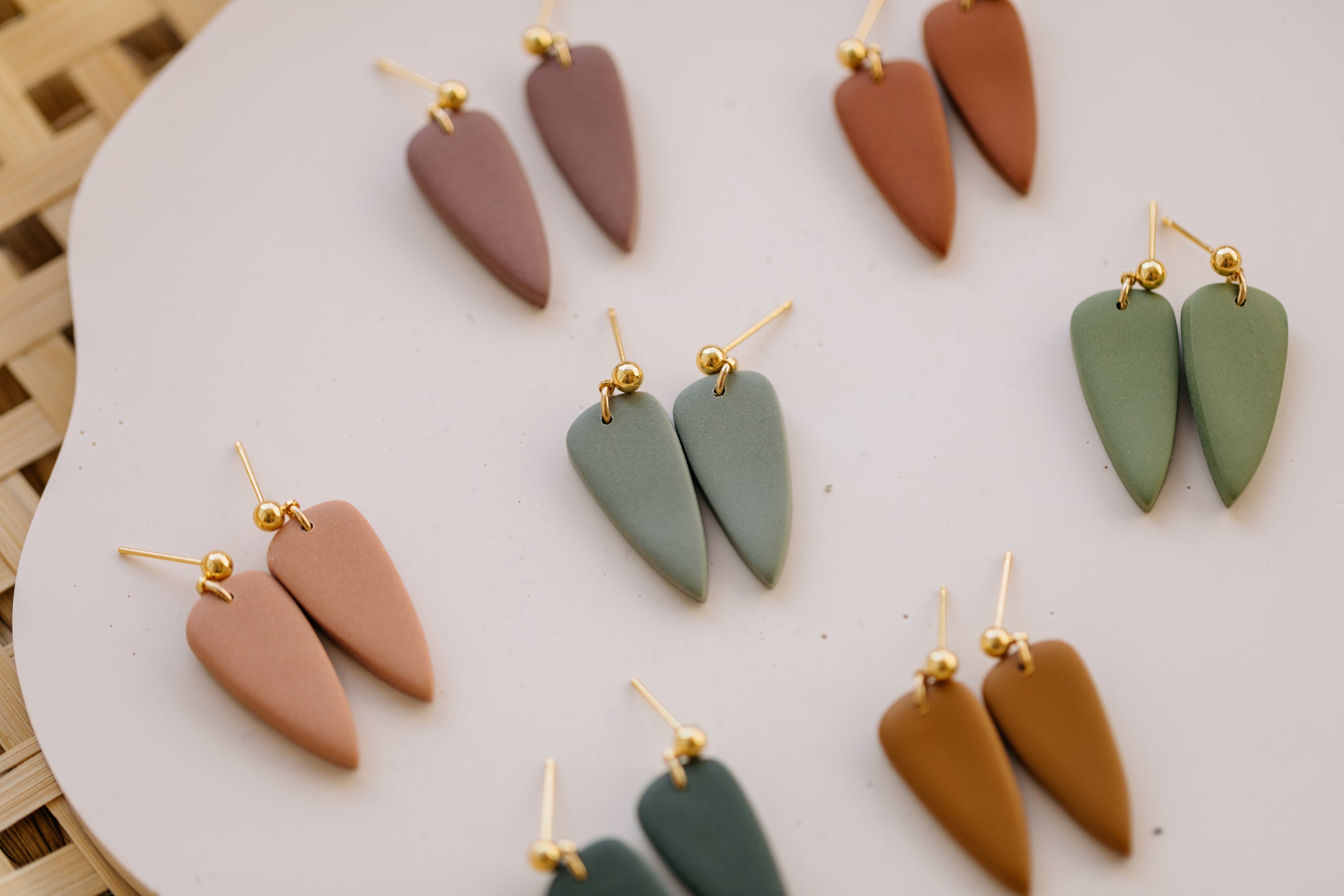 MARJA - small drop earrings gold