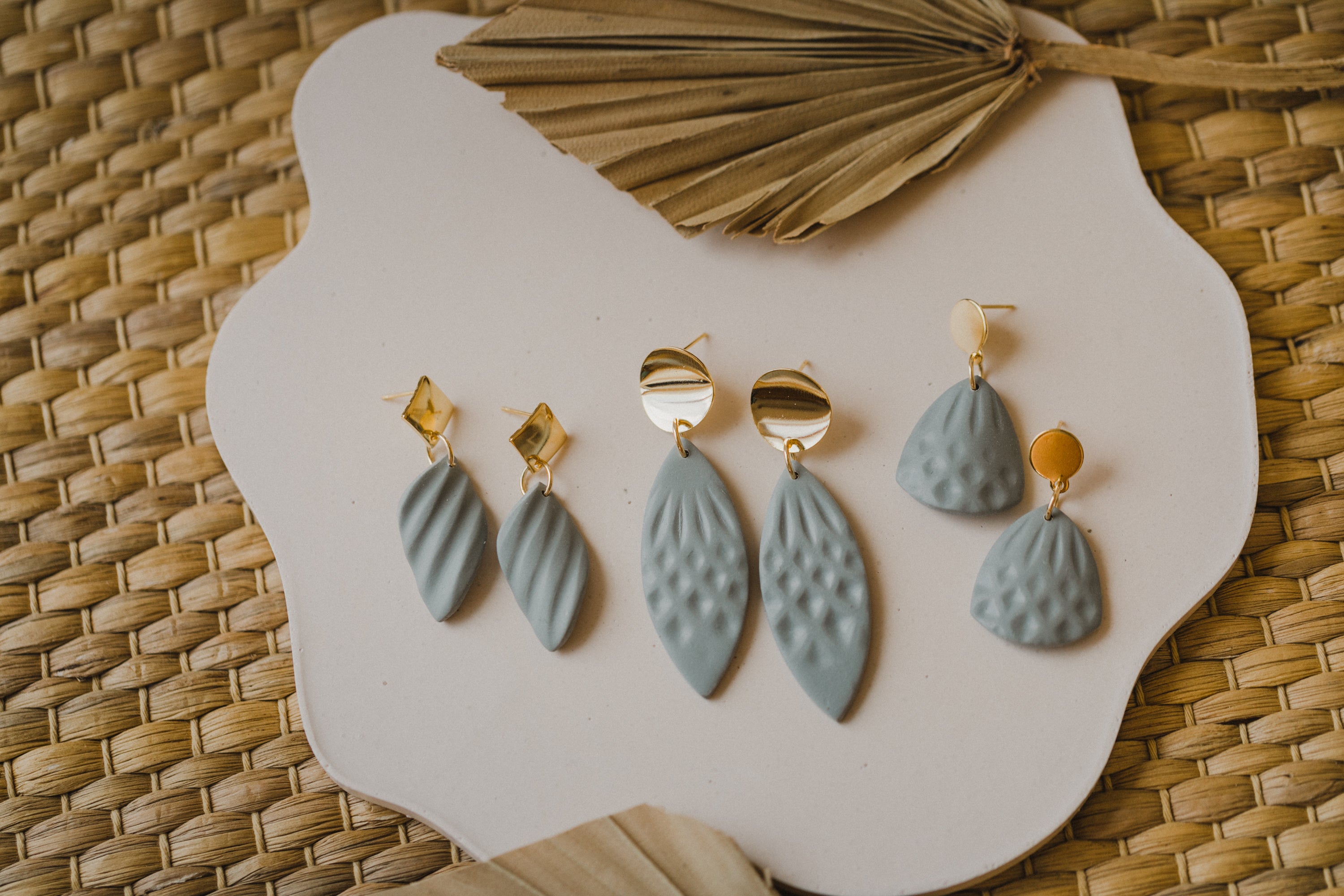 MARJA - small drop earrings gold