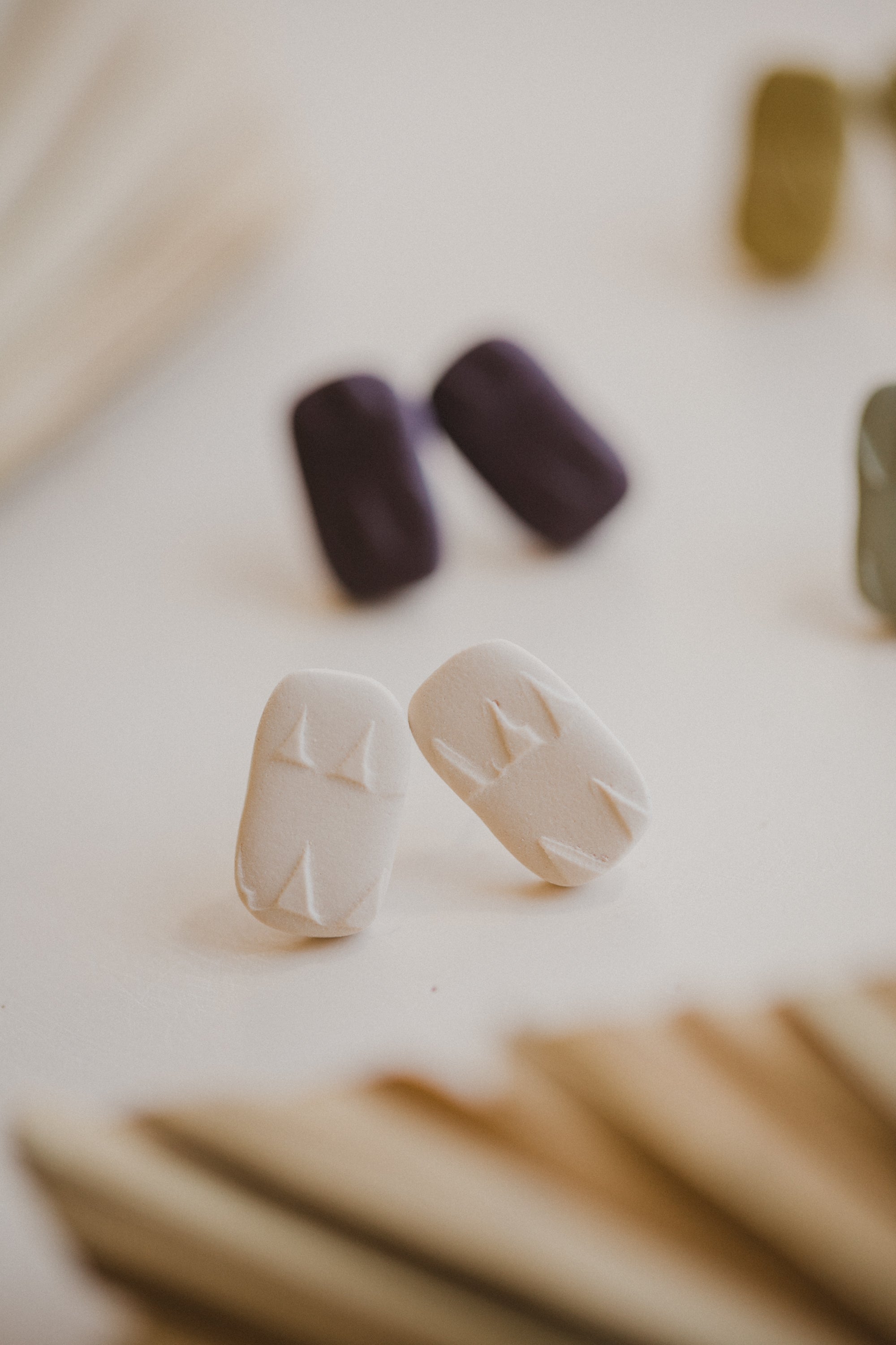 MARJA - small drop earrings gold