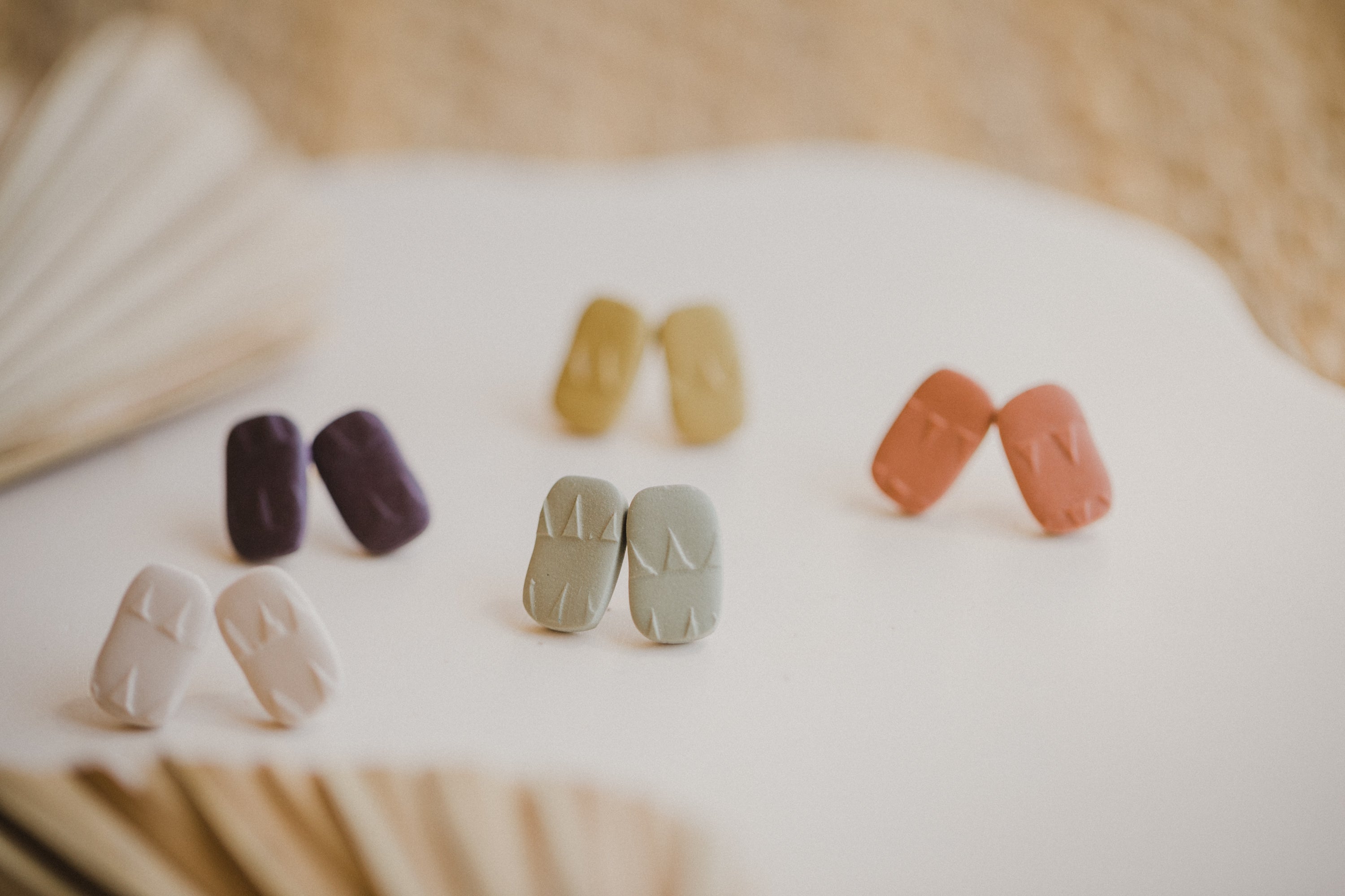 MARJA - small drop earrings gold