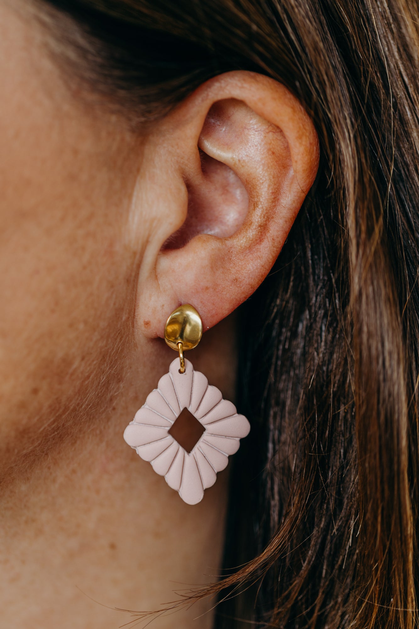 MARIE LOU - rosa Polymer Ton Ohrringe Raute