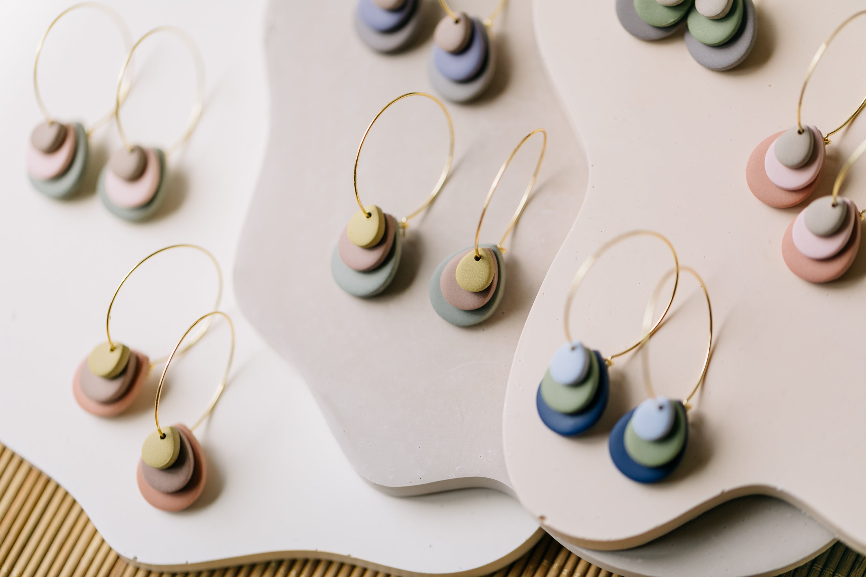 DONNA  - Creole mit drei Tropfen aus  Polymer Ton