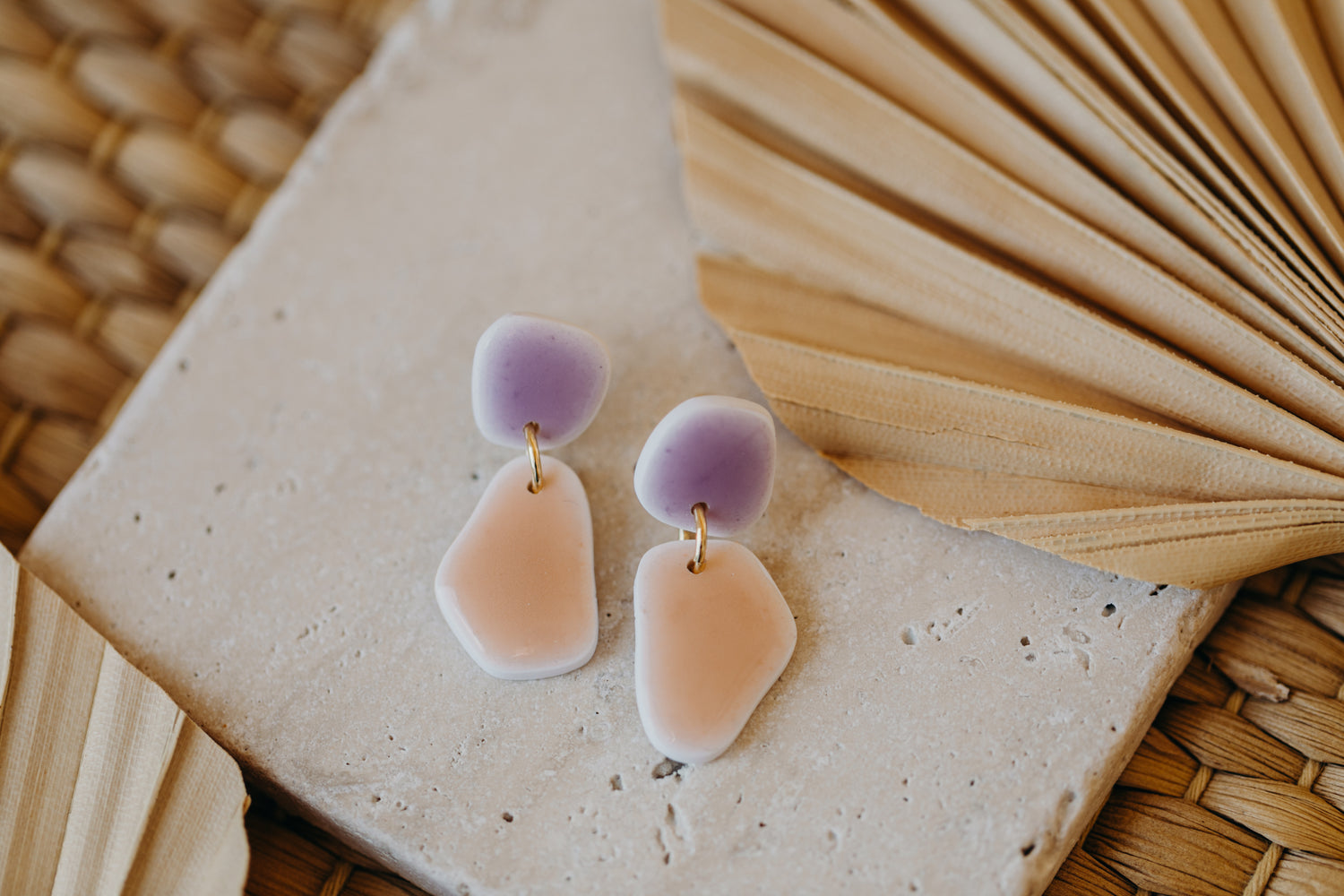 BENU - zweifarbige Polymer Ton Ohrringe Keramik Look