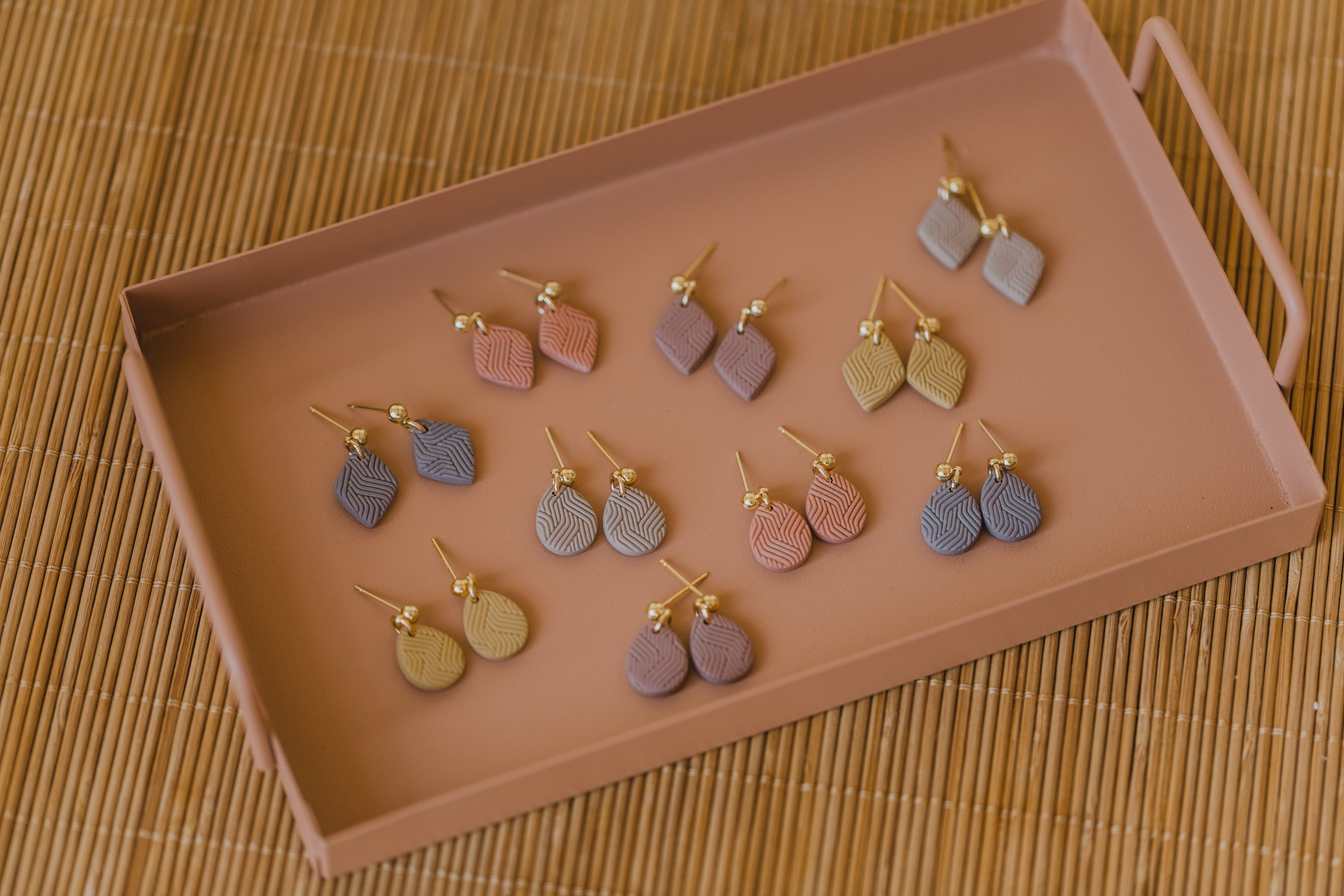 NOMI - small drop earrings in bright colors
