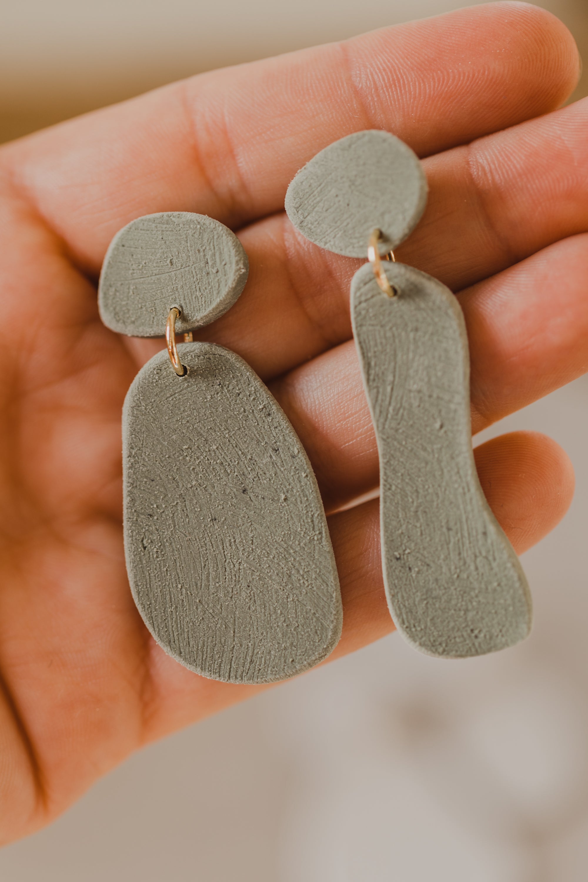 MIRA - große grüne Statement Ohrringe aus Polymer Ton