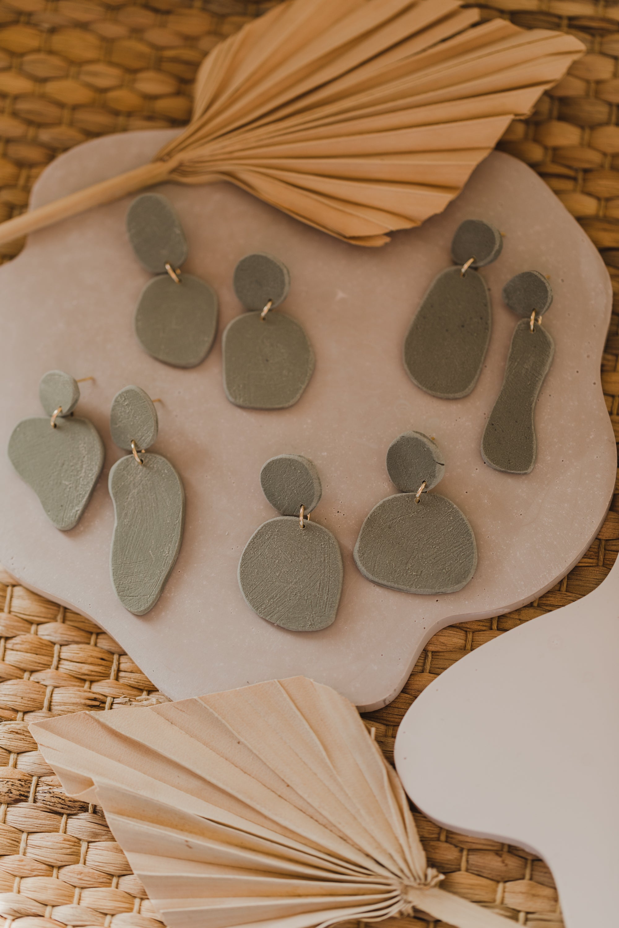 MIRA - große grüne Statement Ohrringe aus Polymer Ton