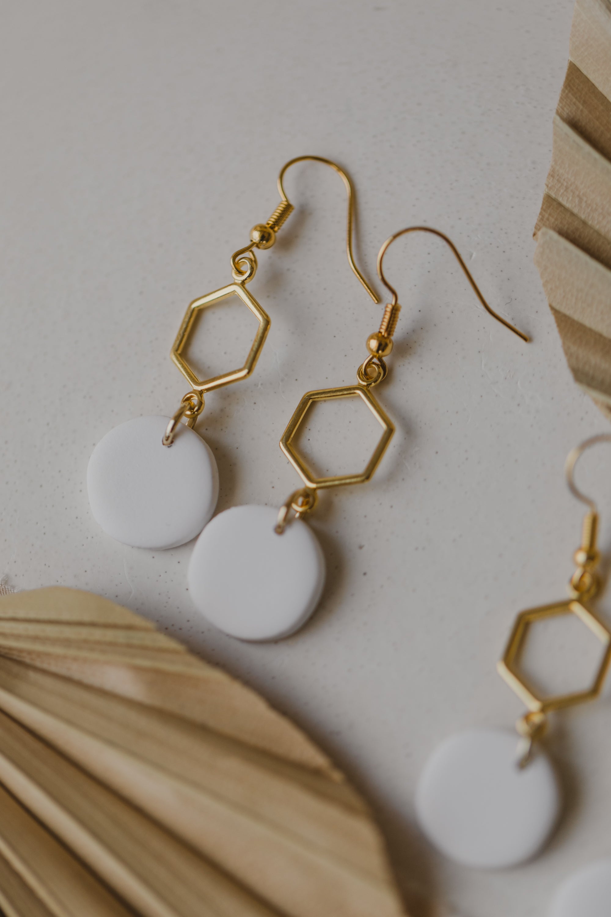 MARJA - small drop earrings gold