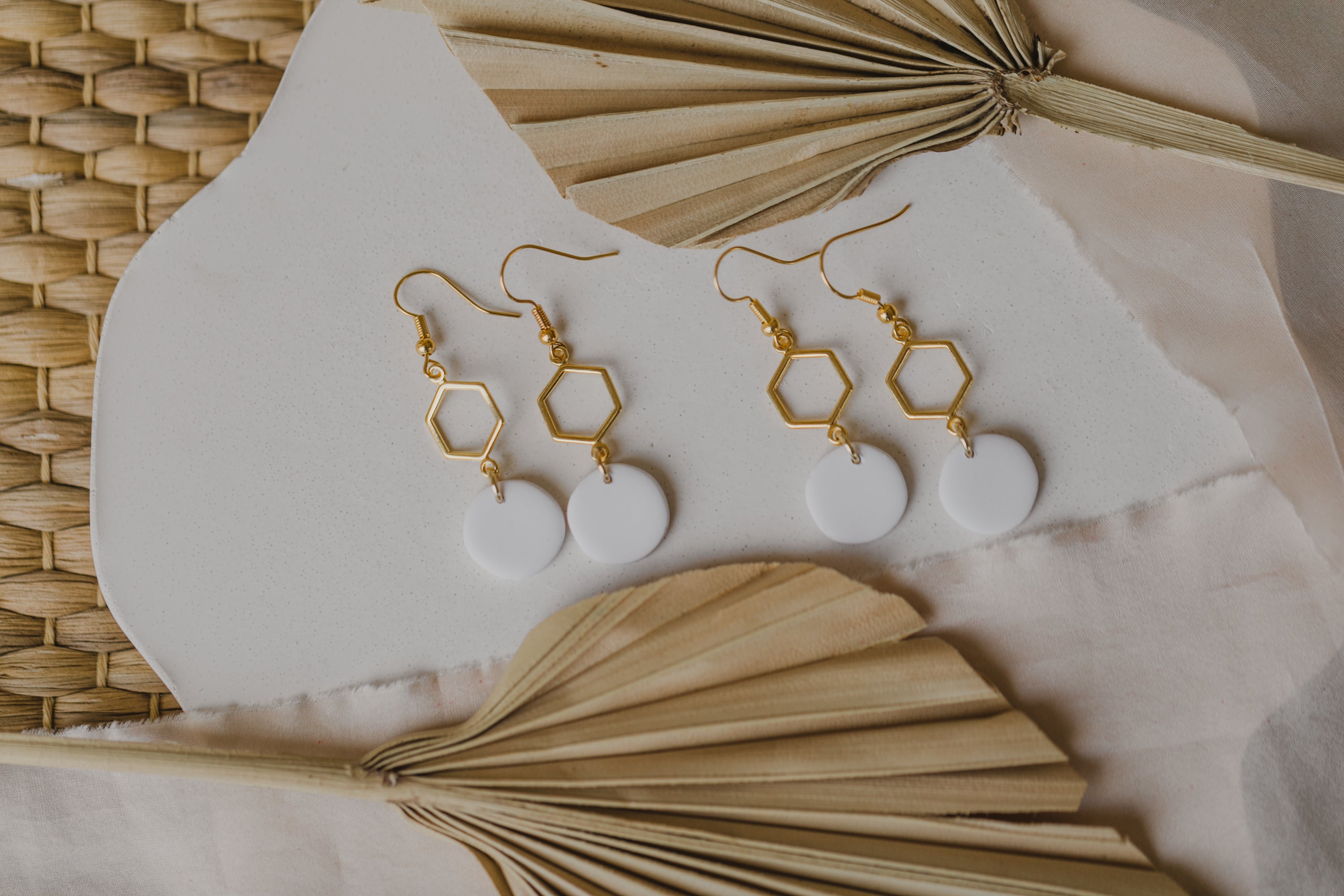 MARJA - small drop earrings gold