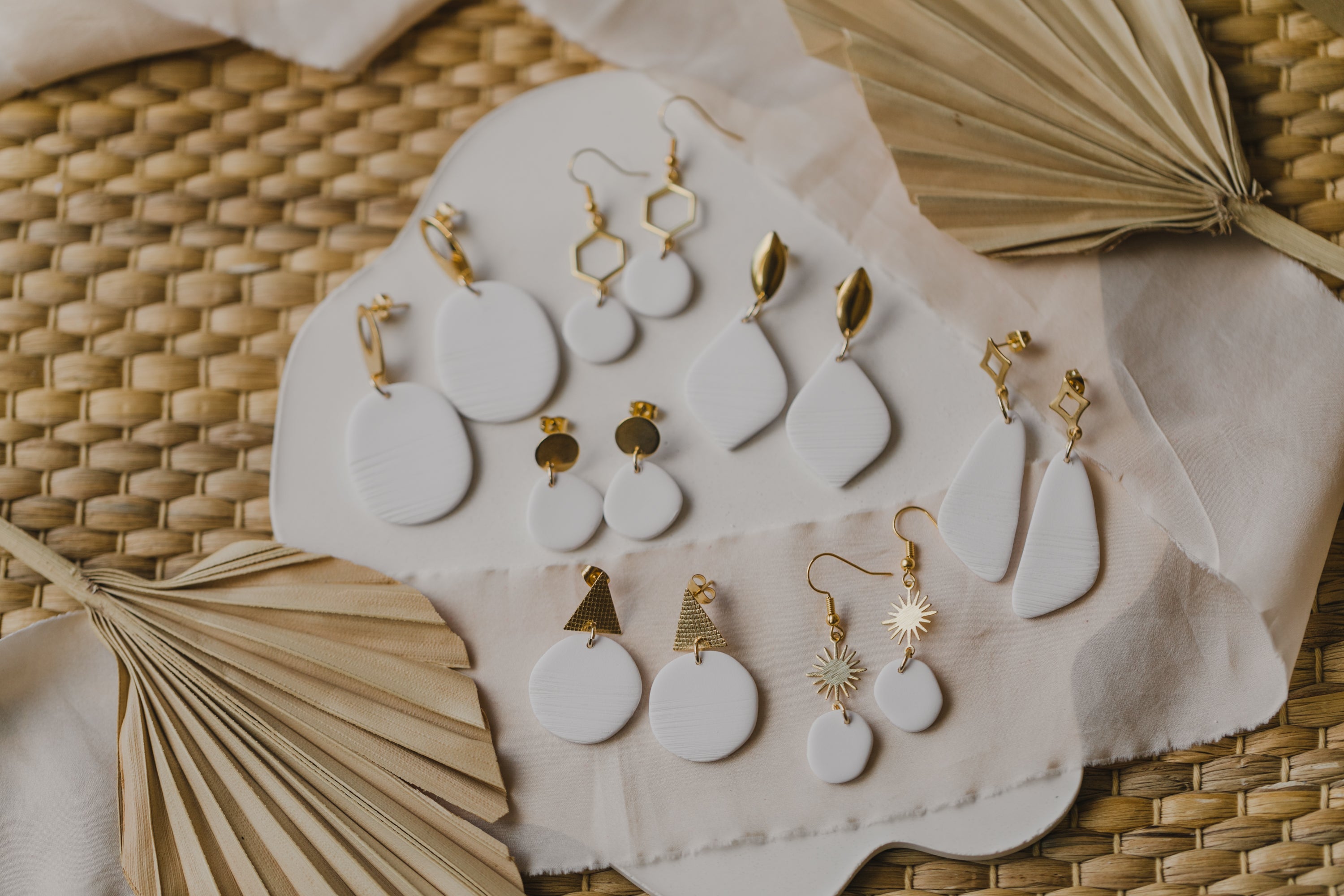 MARJA - small drop earrings gold